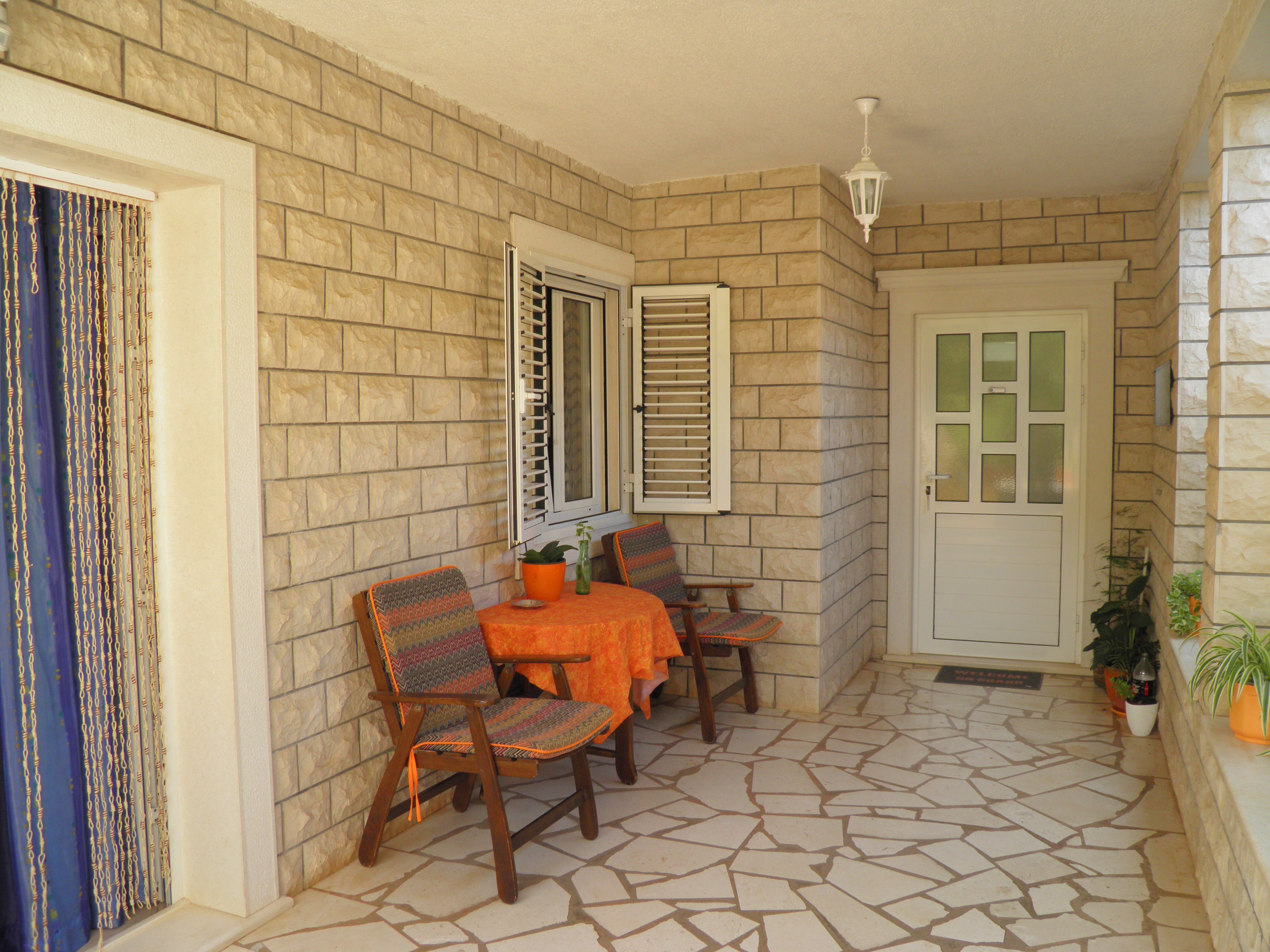 Two bedroom apartment with terrace Mirca, Brač  A-b