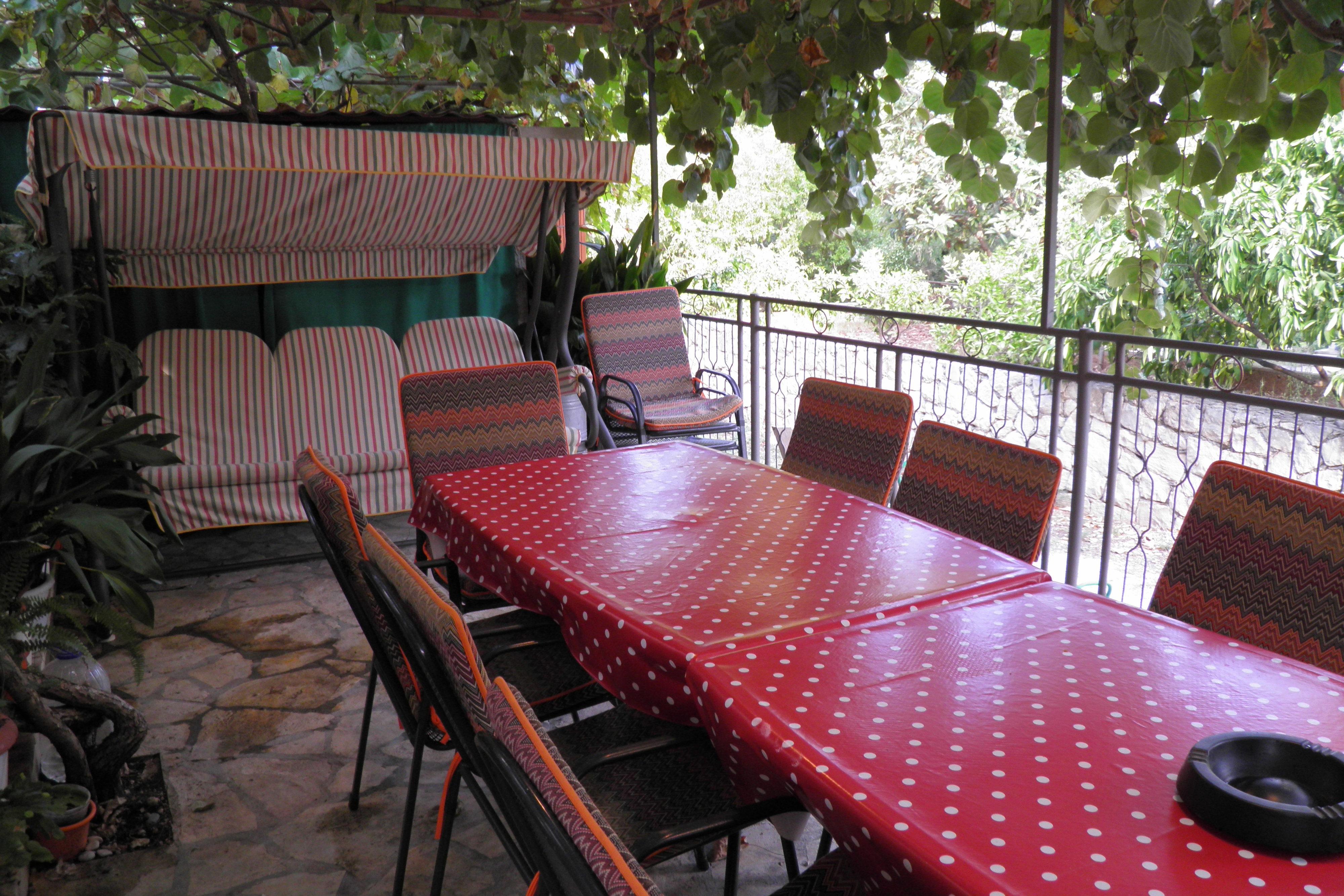 Two bedroom apartment with terrace Mirca, Brač  A-b