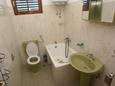 Bathroom 1 Mirca, Bathroom 1 in the apartment, dopusteni kucni ljubimci i WIFI.