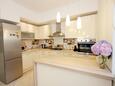 Sutivan, Cucina nell'alloggi del tipo apartment, WiFi.