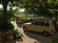Parking lot Mirca, Brač, Parking lot 2843 - Apartments with pebble beach.