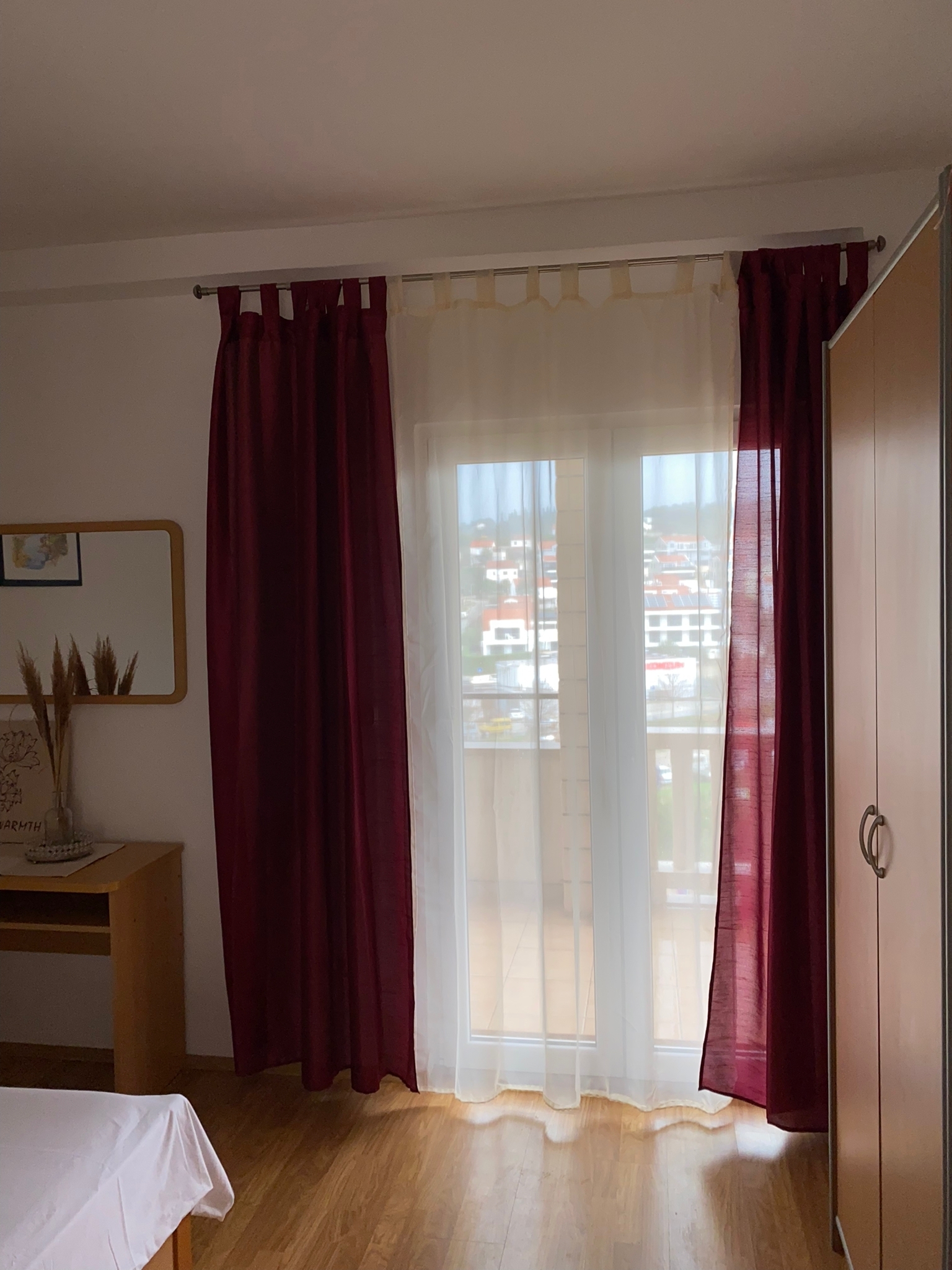 Dvosobni apartman s terasom i pogledom na more Sutivan, Brač  A-b