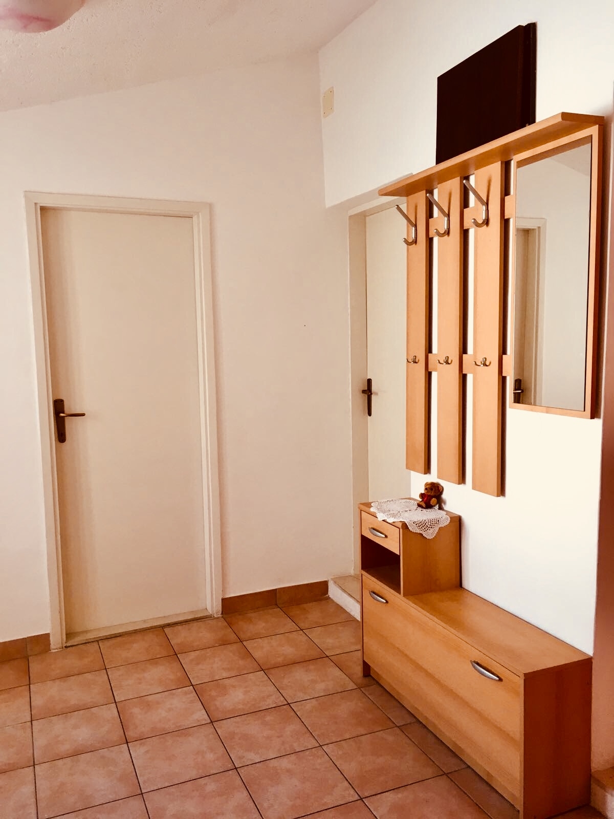 Dvosobni apartman s terasom i pogledom na more Sutivan, Brač  A-b