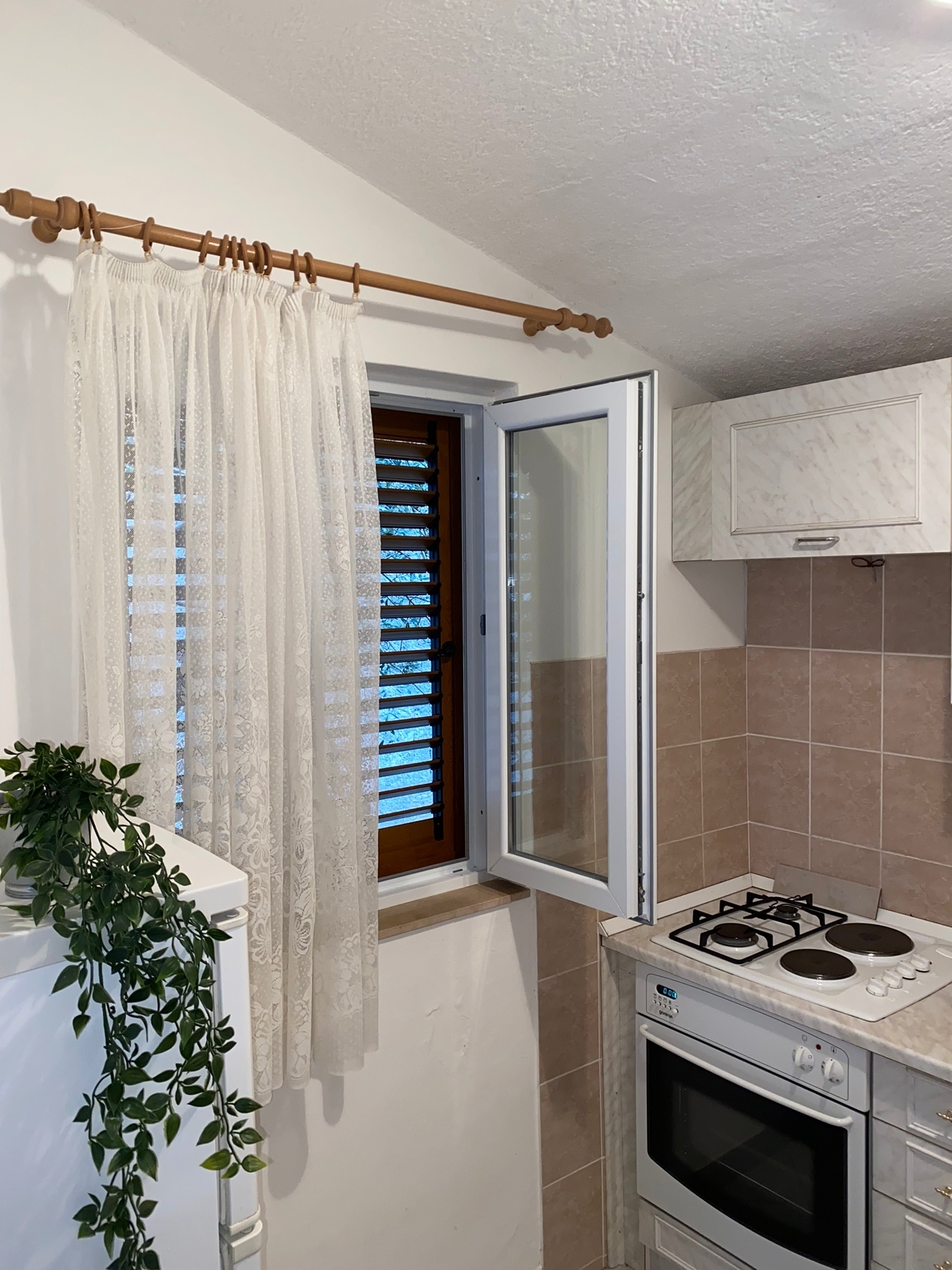 Dvosobni apartman s terasom i pogledom na more Sutivan, Brač  A-b