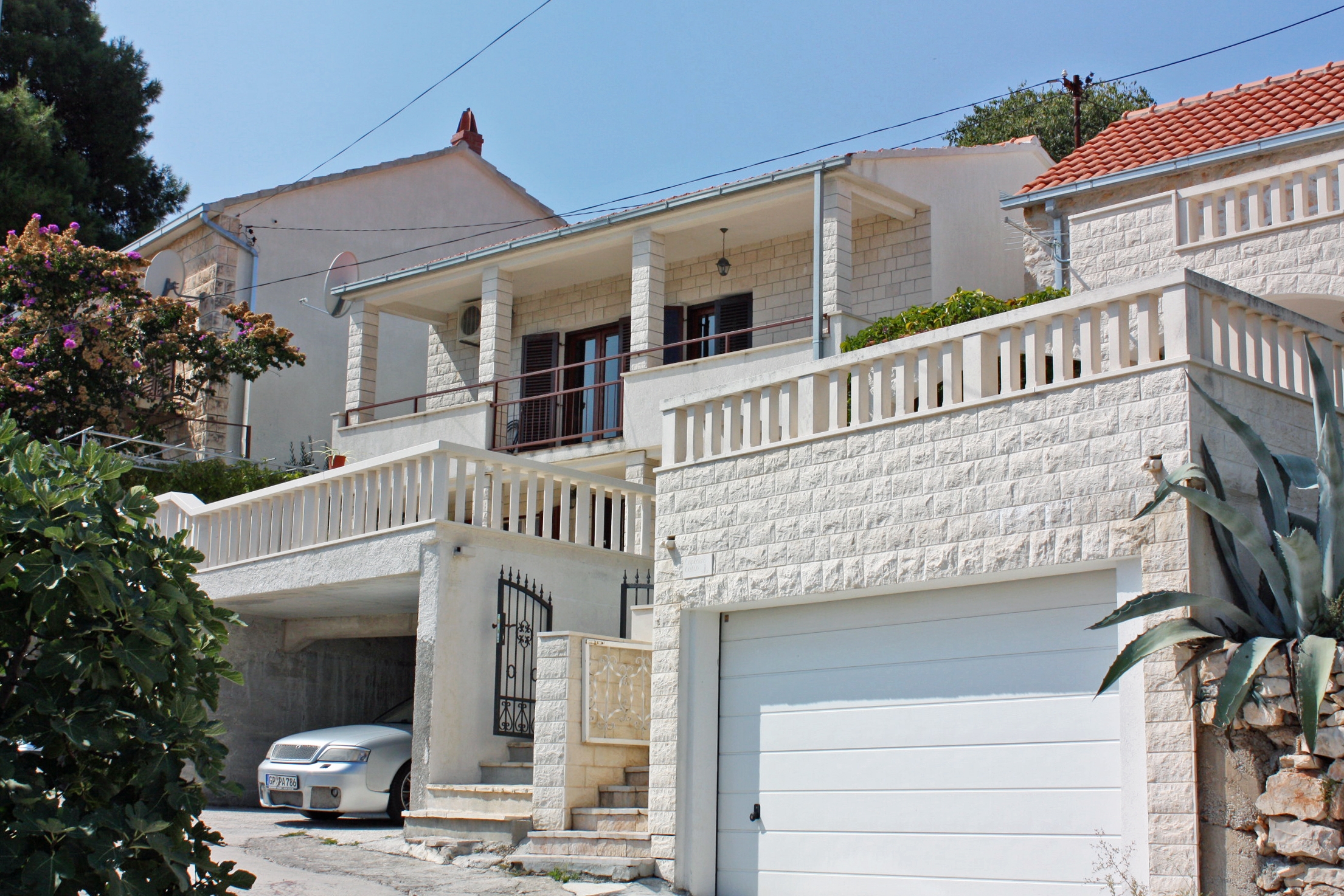 Jednosobni apartman s terasom i pogledom na more Sutivan, Brač  A-a