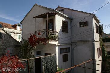 Property Sutivan, Brač, Property 2849 - Apartments near sea with pebble beach.