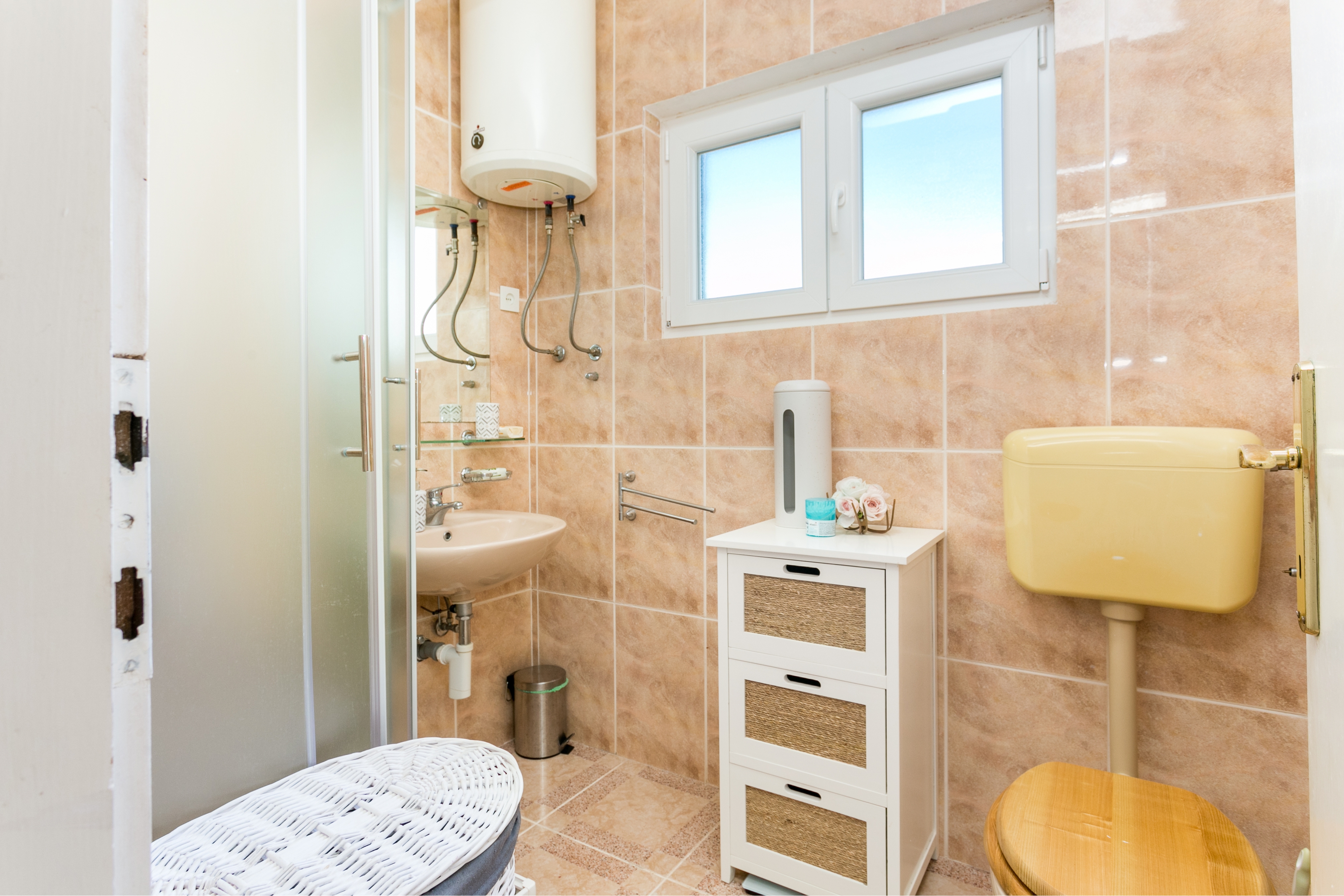 Two bedroom apartment with terrace and sea view Mirca, Brač  A-a