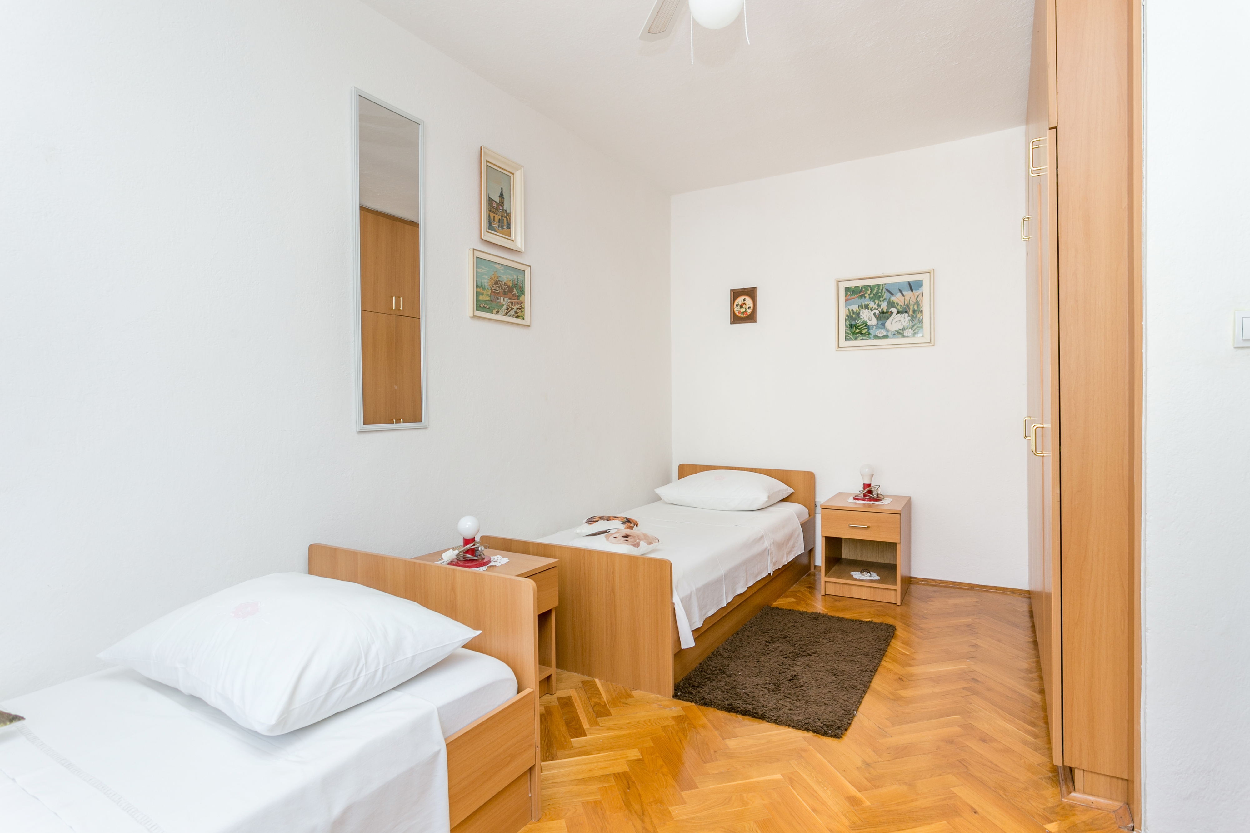 Two bedroom apartment with terrace and sea view Mirca, Brač  A-a