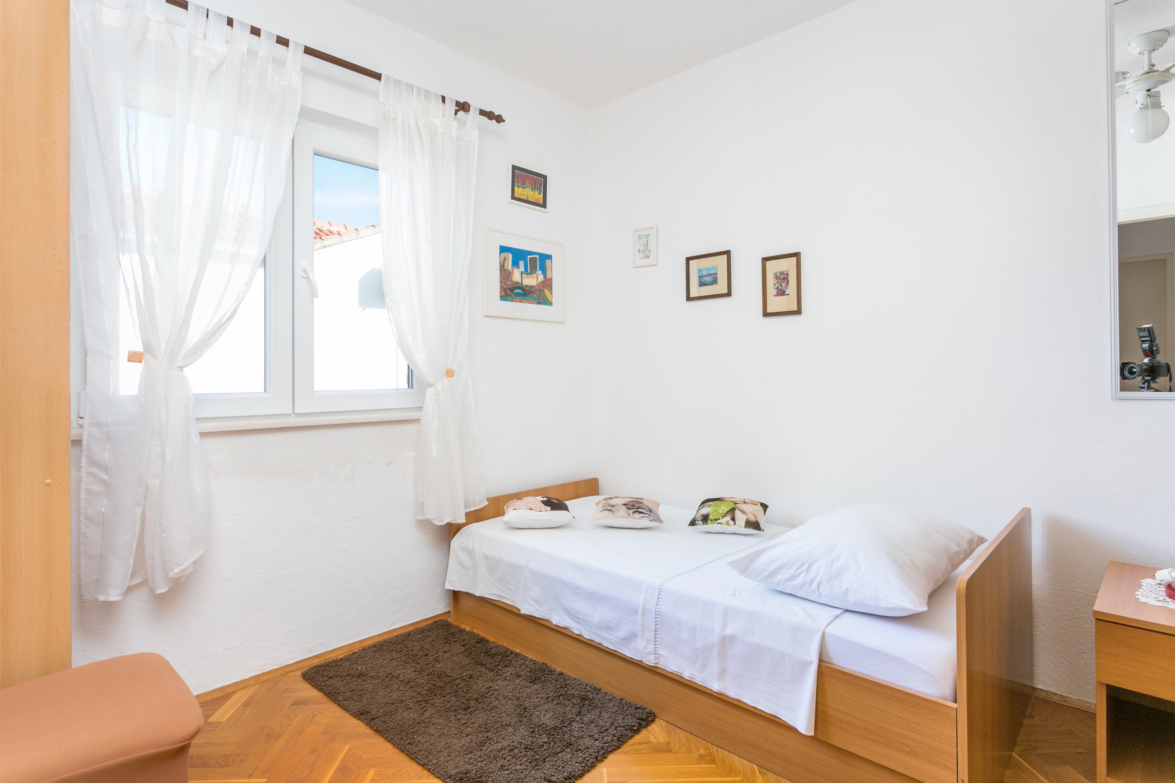 Two bedroom apartment with terrace and sea view Mirca, Brač  A-a