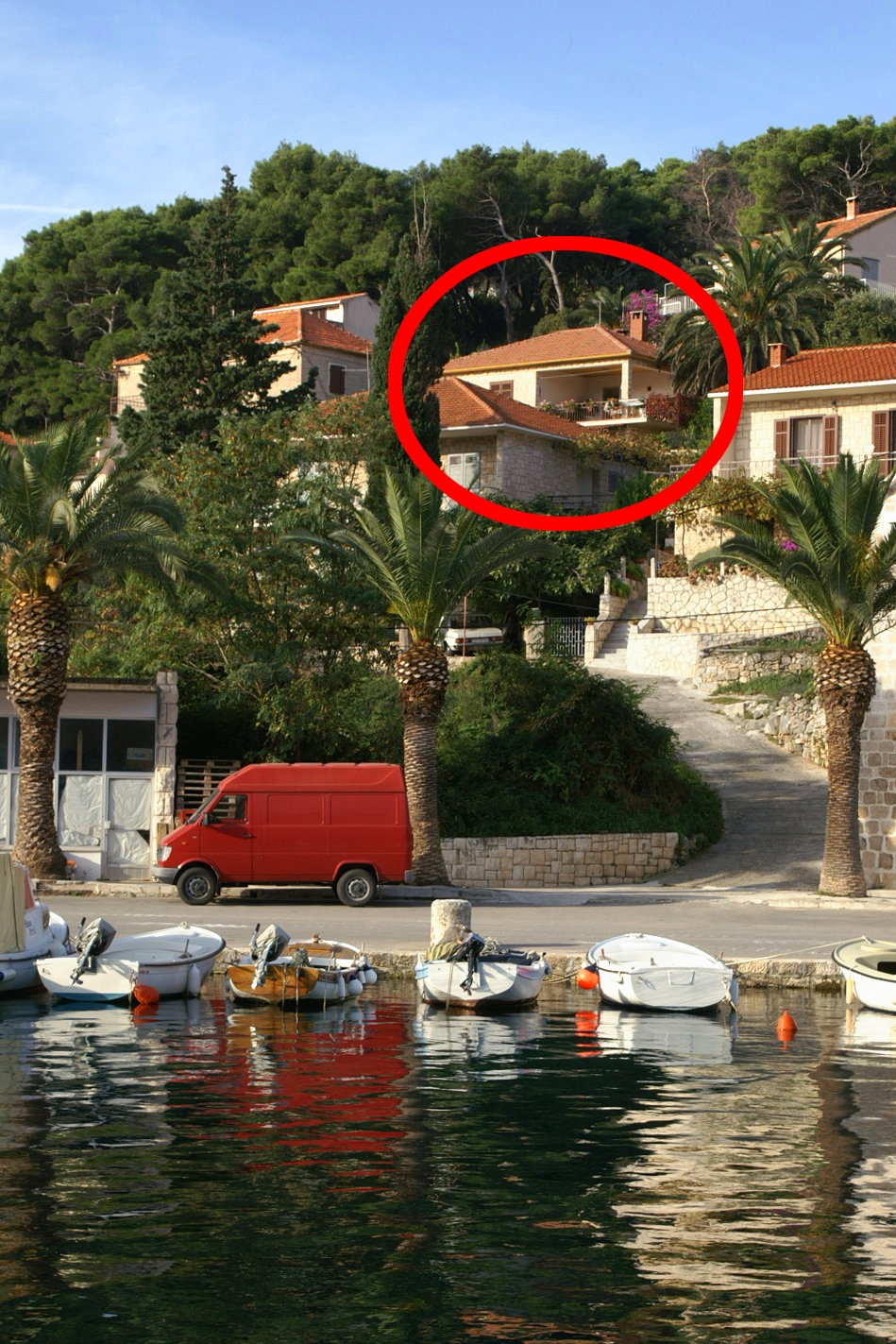 Two bedroom apartment with terrace and sea view Splitska, Brač  A-a