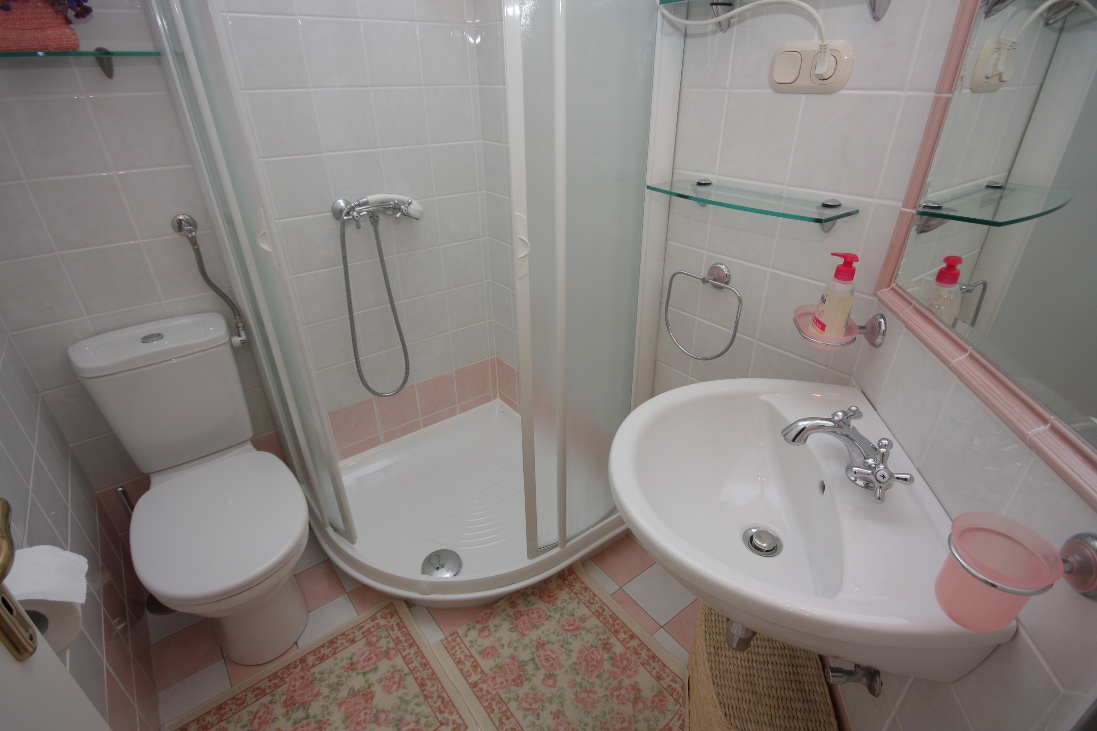Three bedroom apartment near beach Splitska, Brač  A-a