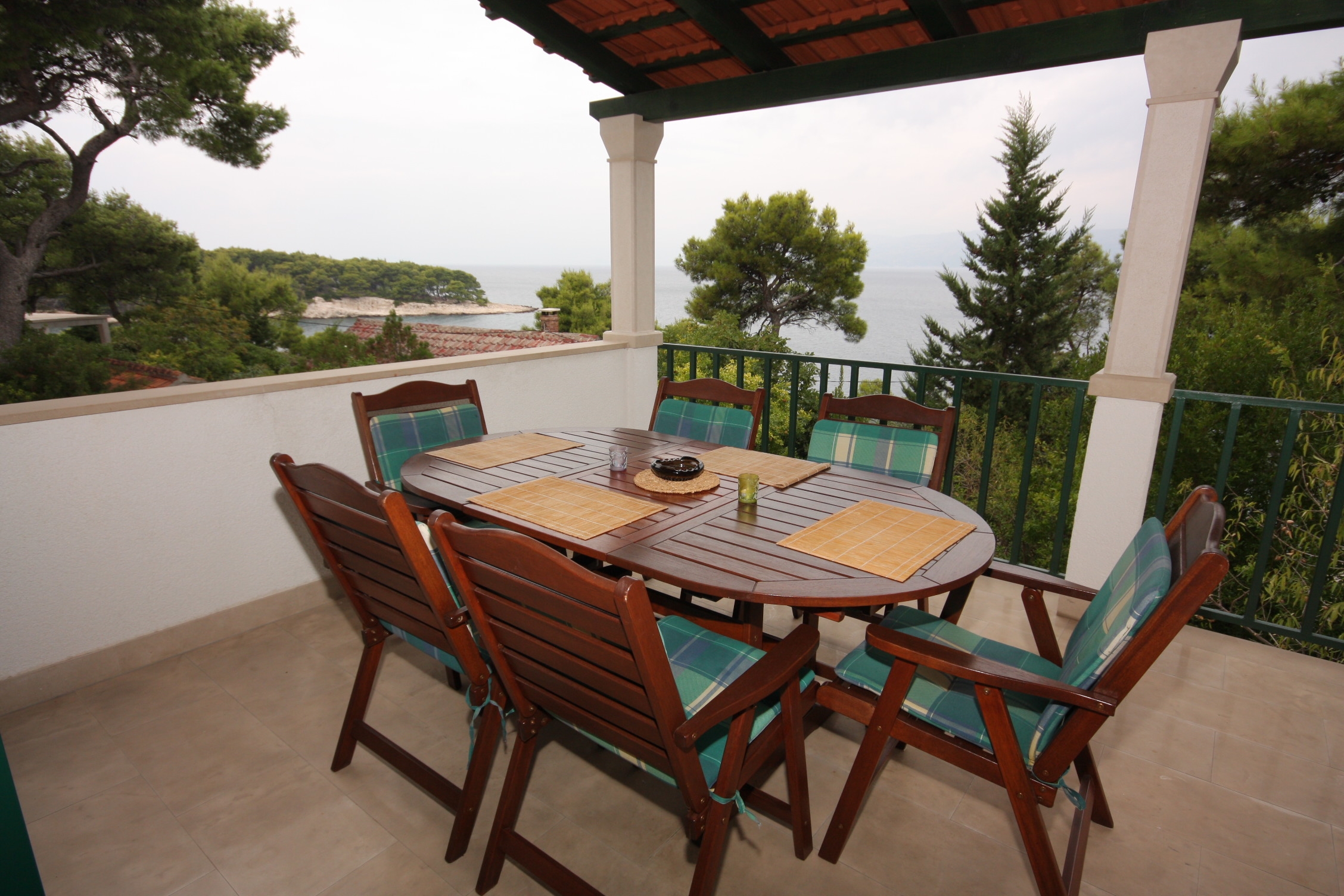 Three bedroom apartment near beach Splitska, Brač (A-2865-a)