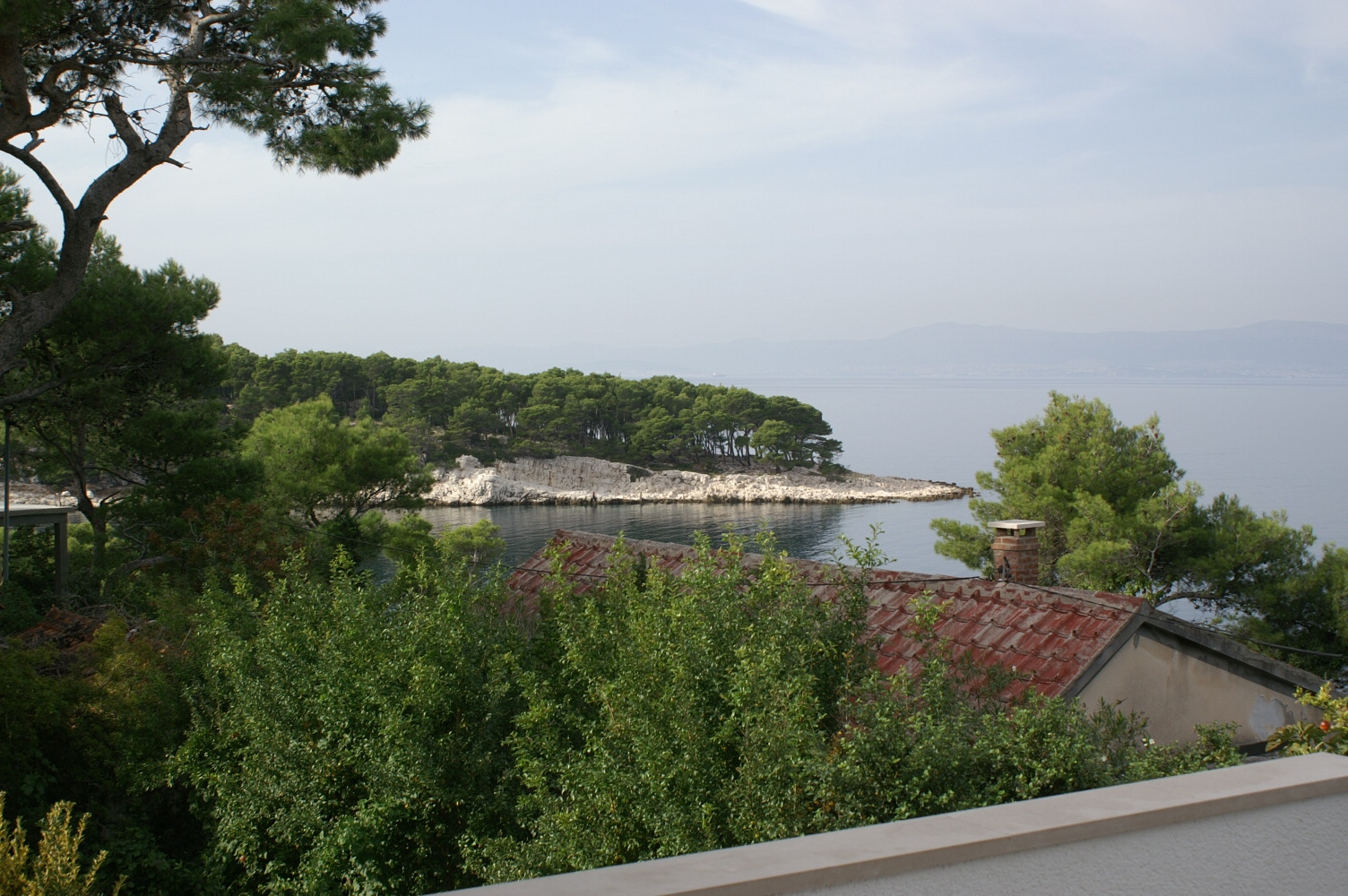 Three bedroom apartment near beach Splitska, Brač  A-a