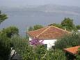 Szálláshely Splitska, Brač, Szálláshely 2865 - Apartmanok a tenger közelében köves stranddal.