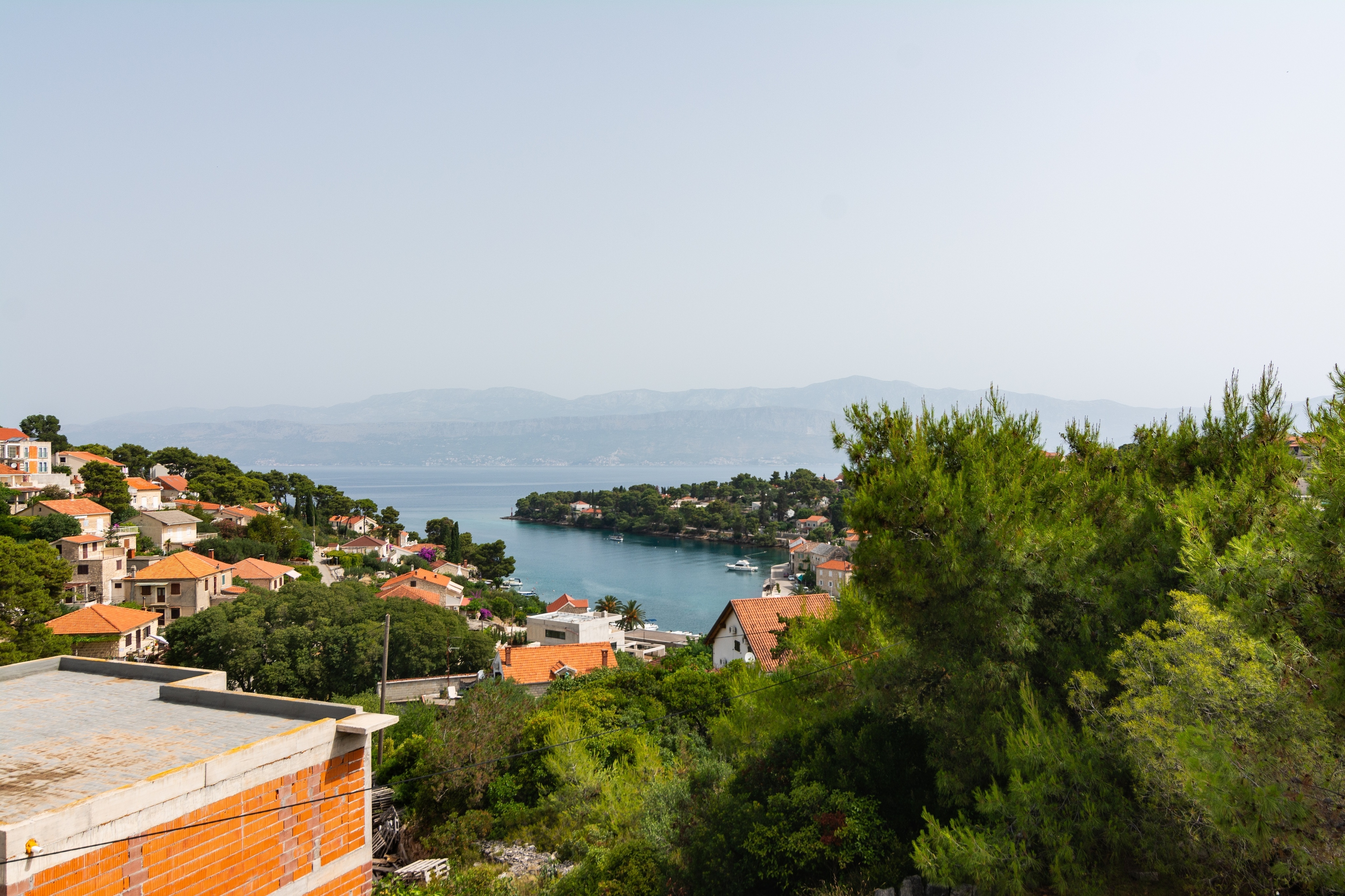 Three bedroom apartment with terrace and sea view Splitska, Brač  A-a