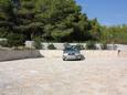 Parking lot Sumartin, Brač, Parking lot 2871 - Apartments by the sea.
