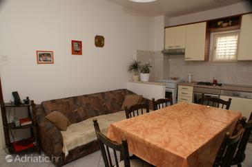 Dining room Postira, Dining room in the apartment.