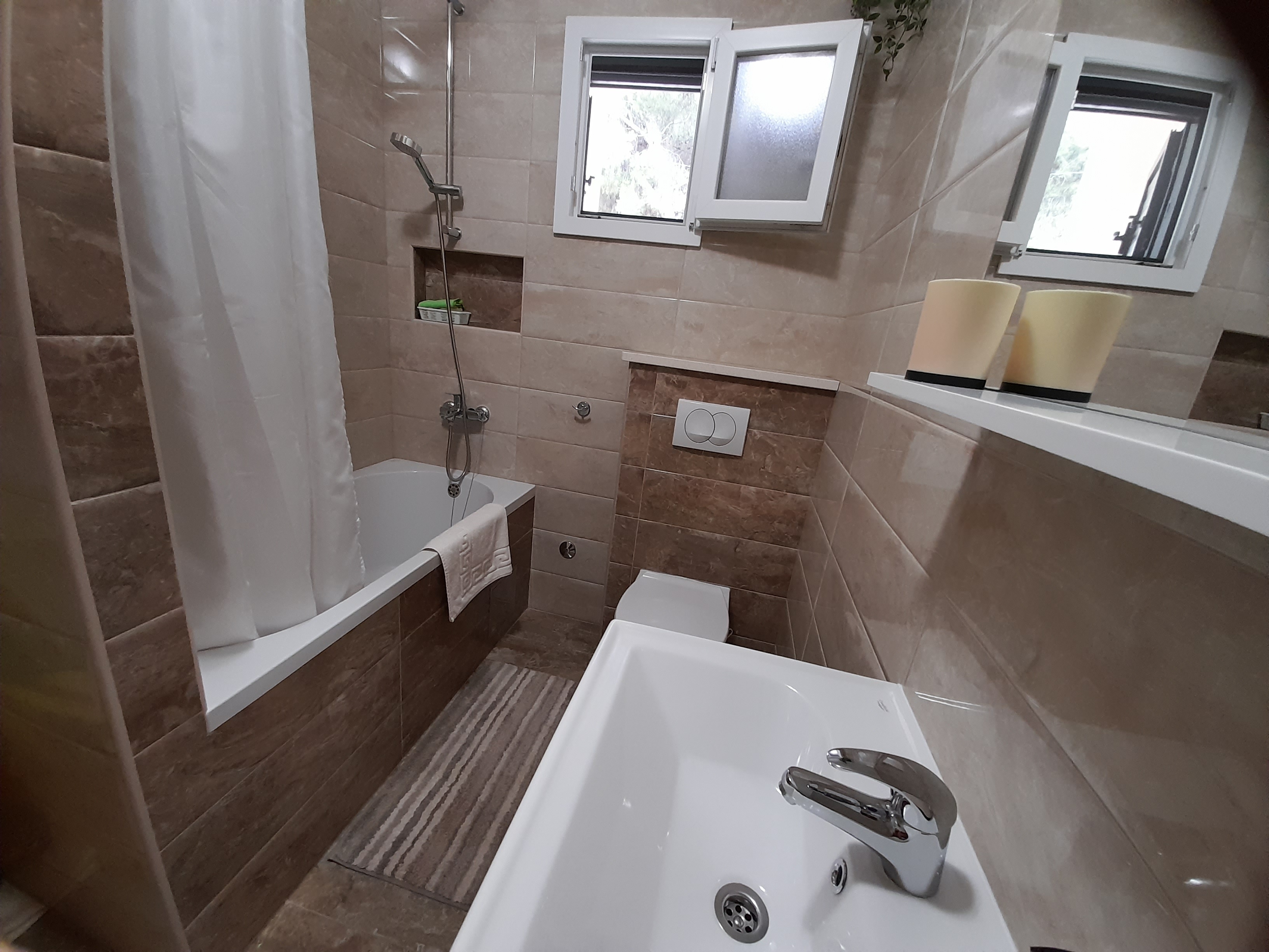 Three bedroom apartment with terrace Mirca, Brač  A-a