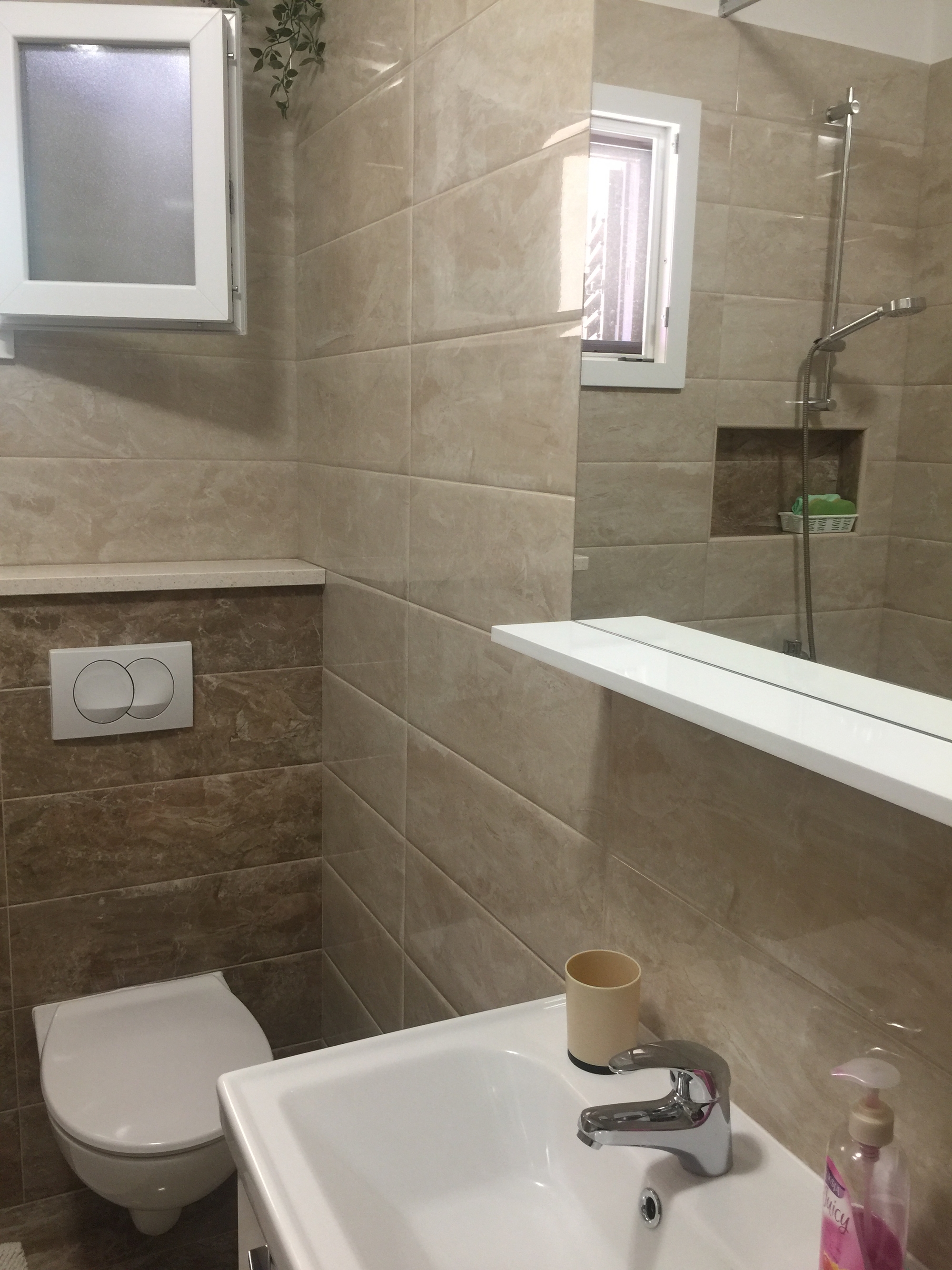 Three bedroom apartment with terrace Mirca, Brač  A-a