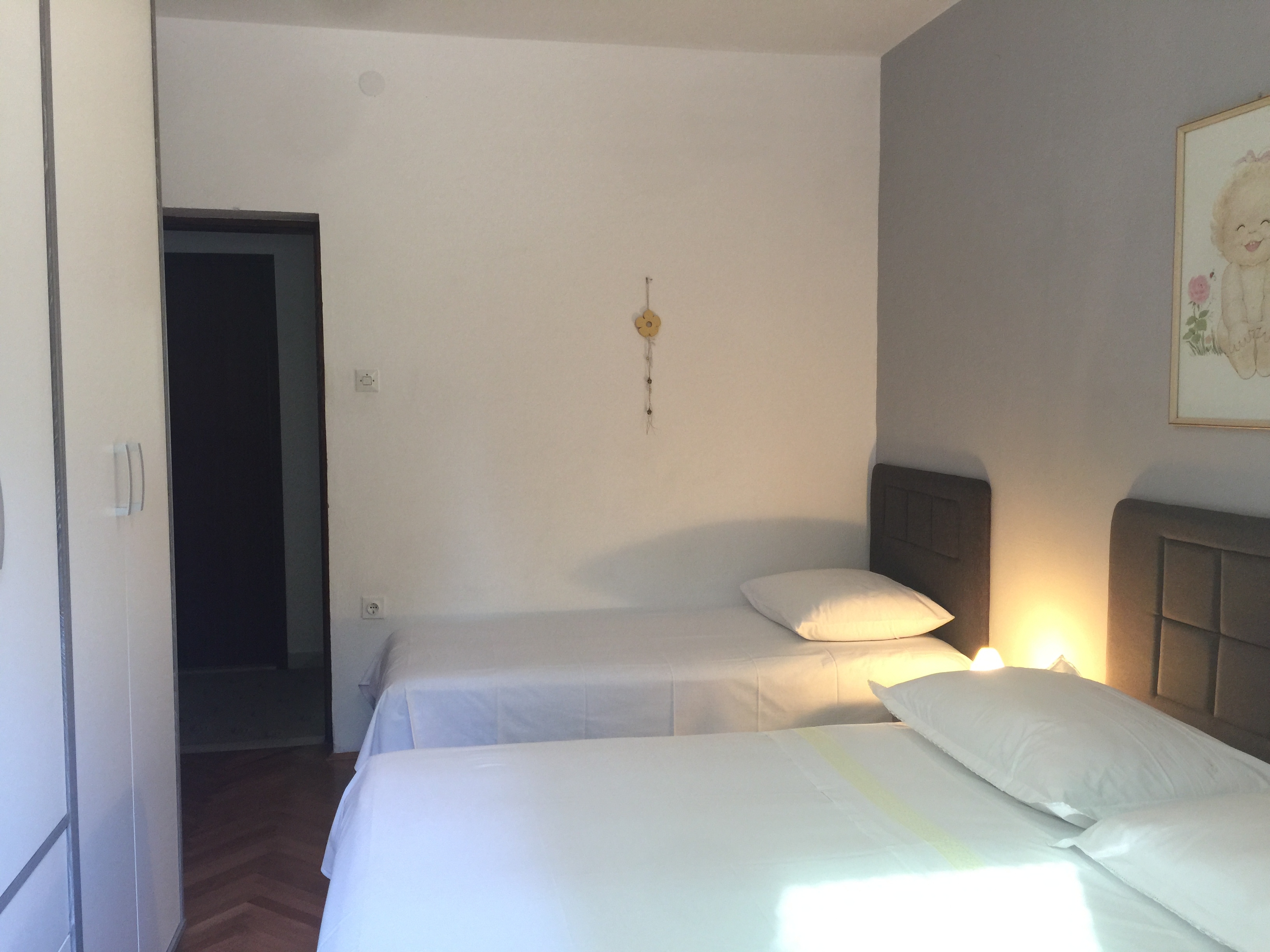 Three bedroom apartment with terrace Mirca, Brač  A-a