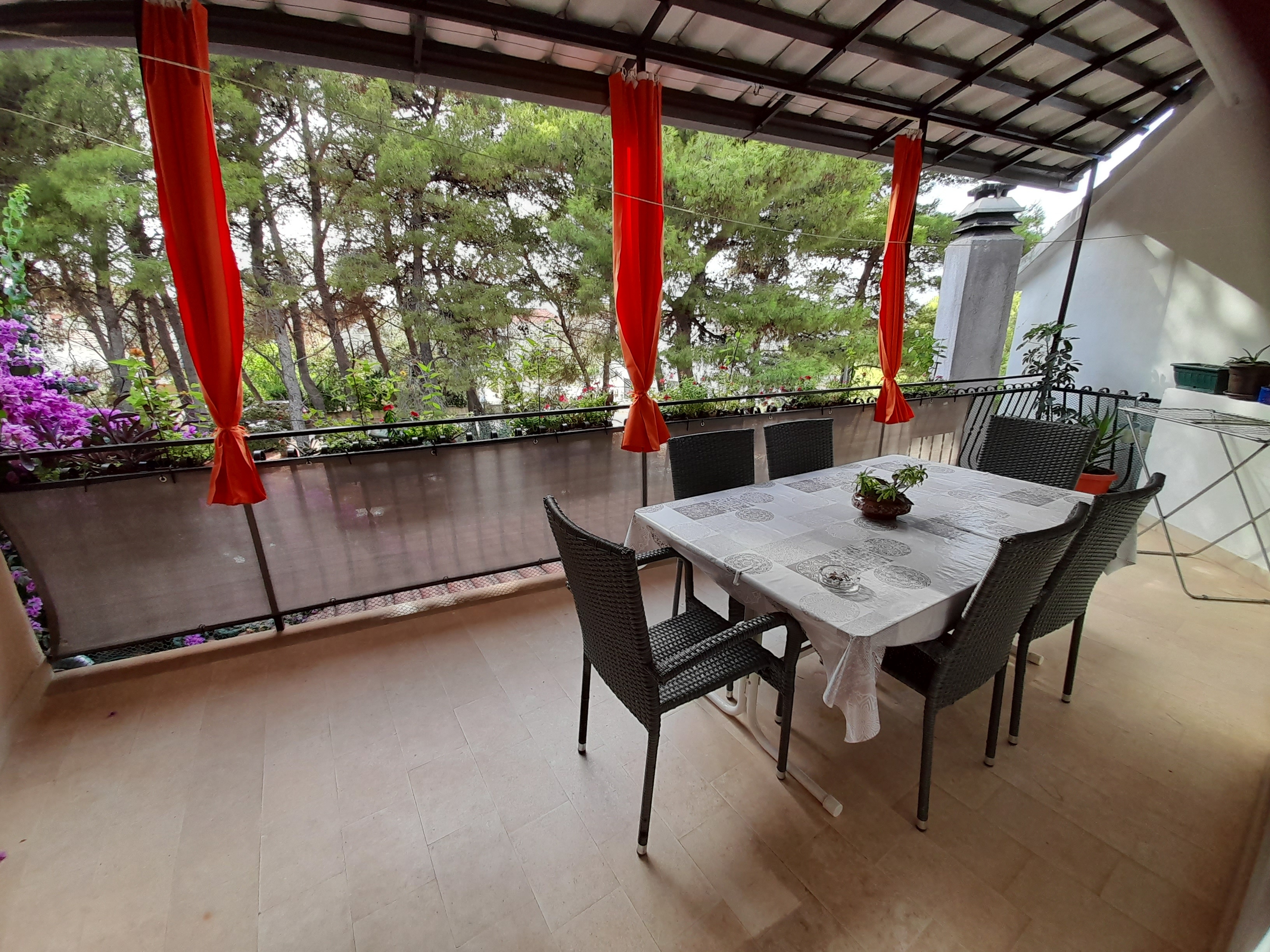 Two bedroom apartment with terrace Mirca, Brač (A-2886-b)