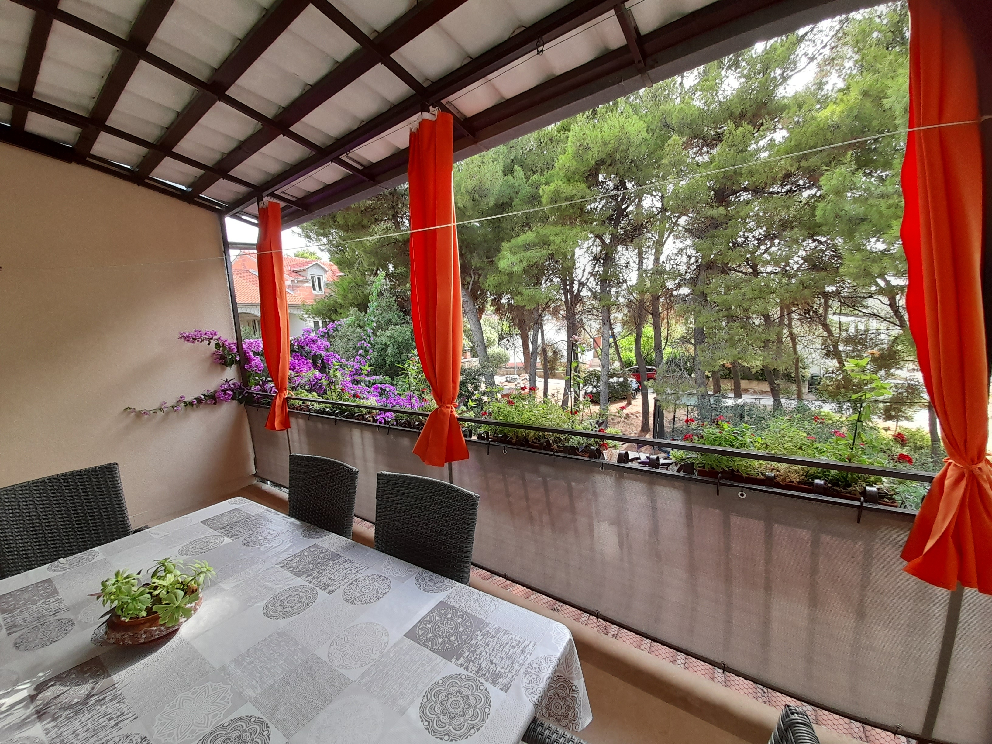 Two bedroom apartment with terrace Mirca, Brač  A-b