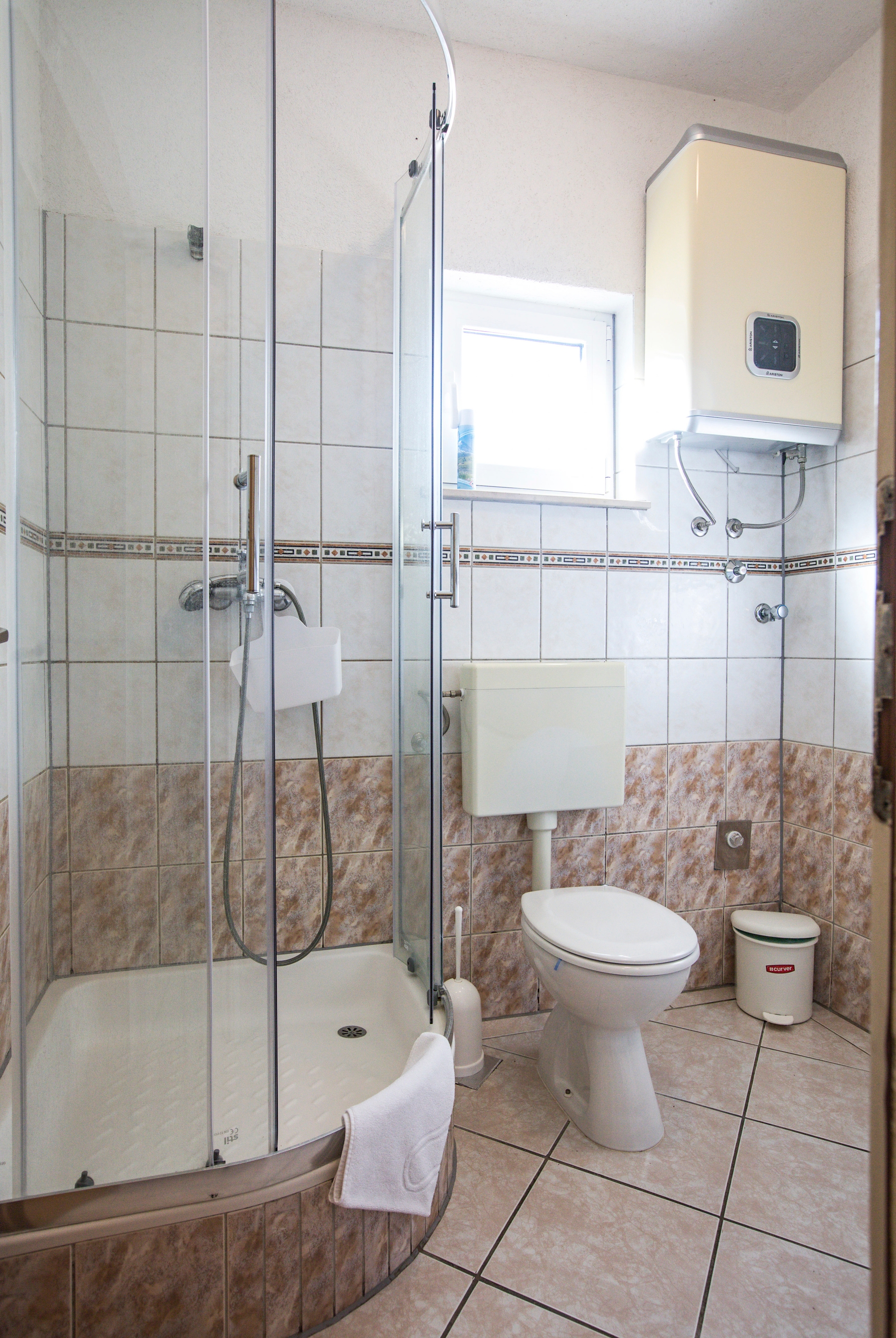 Three bedroom apartment with terrace Rogoznica  A-a