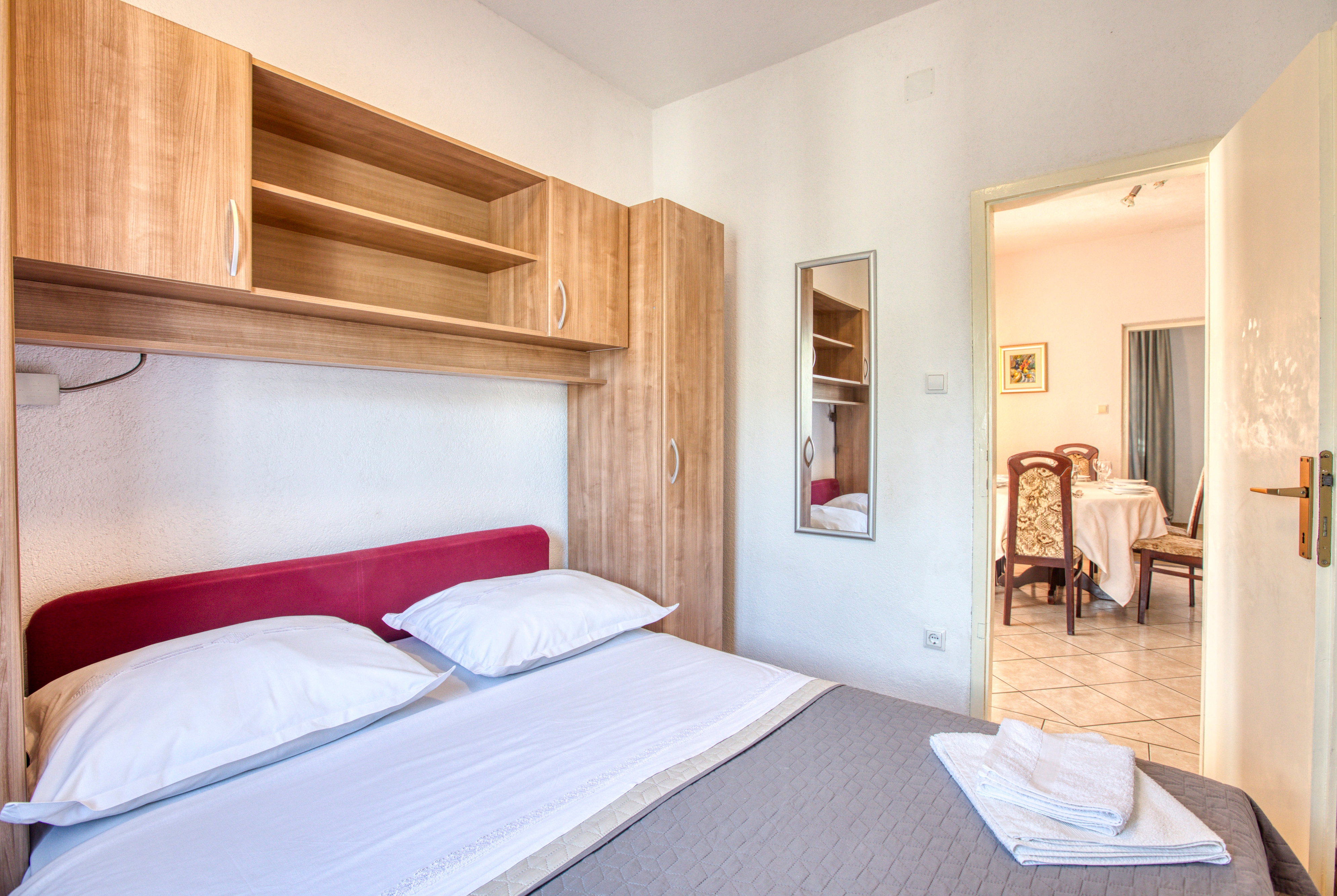 Three bedroom apartment with terrace Rogoznica  A-a