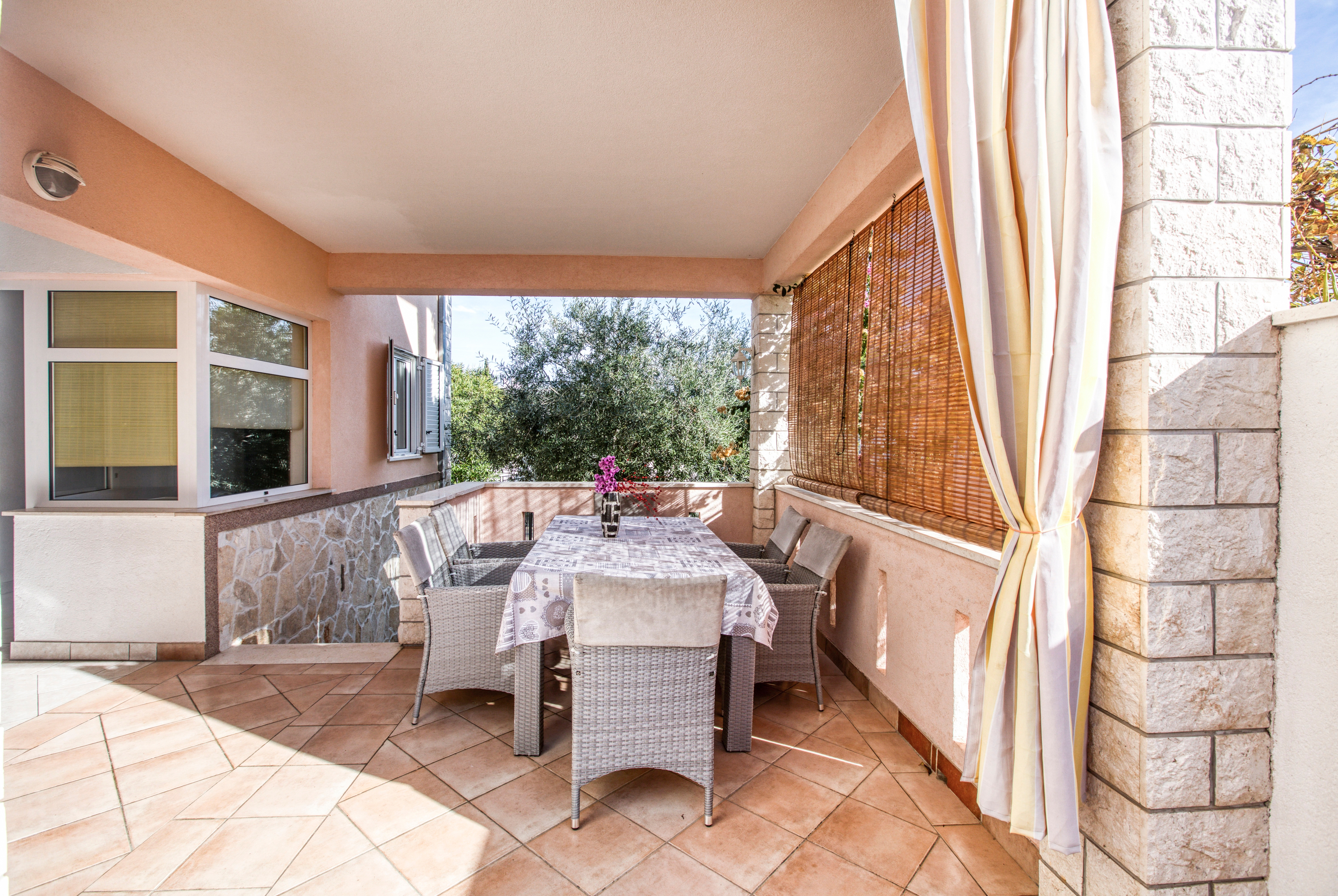 Three bedroom apartment with terrace Rogoznica  A-a