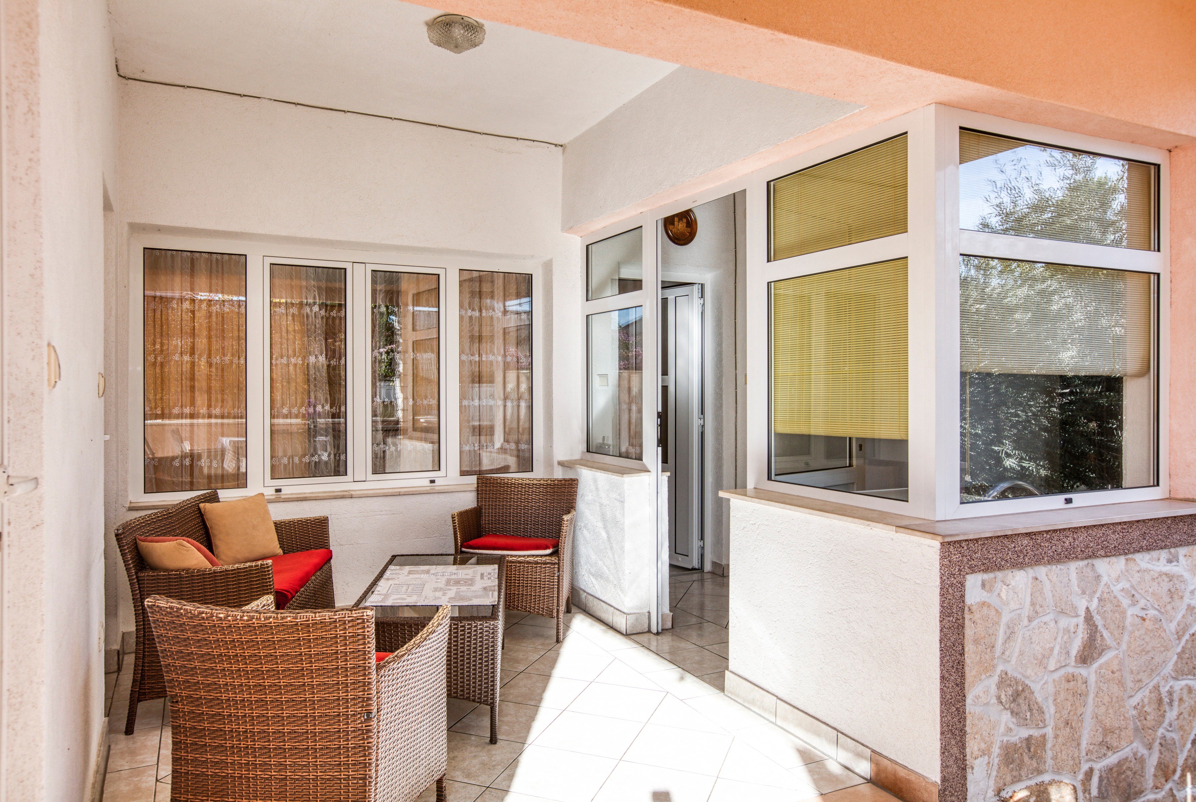 Three bedroom apartment with terrace Rogoznica  A-a