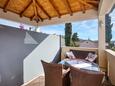 Rogoznica, Terrasse commune dans l’hébergement en type apartment, avec la vue sur la mer et WiFi.