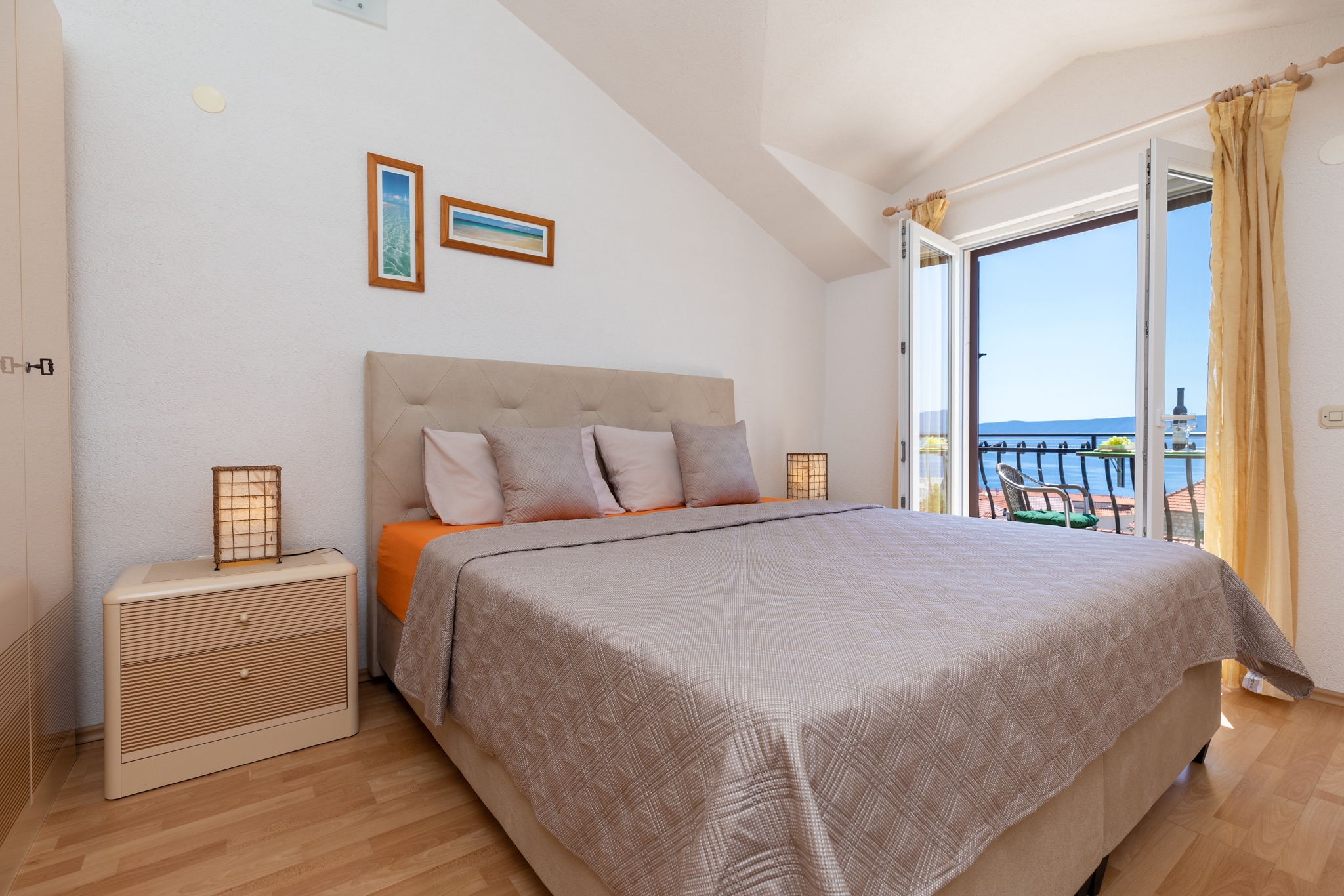 One bedroom apartment with balcony and sea view Bol, Brač (A-2899-a)