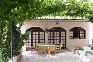 Apartments with a parking space Bol, Brač - 2899