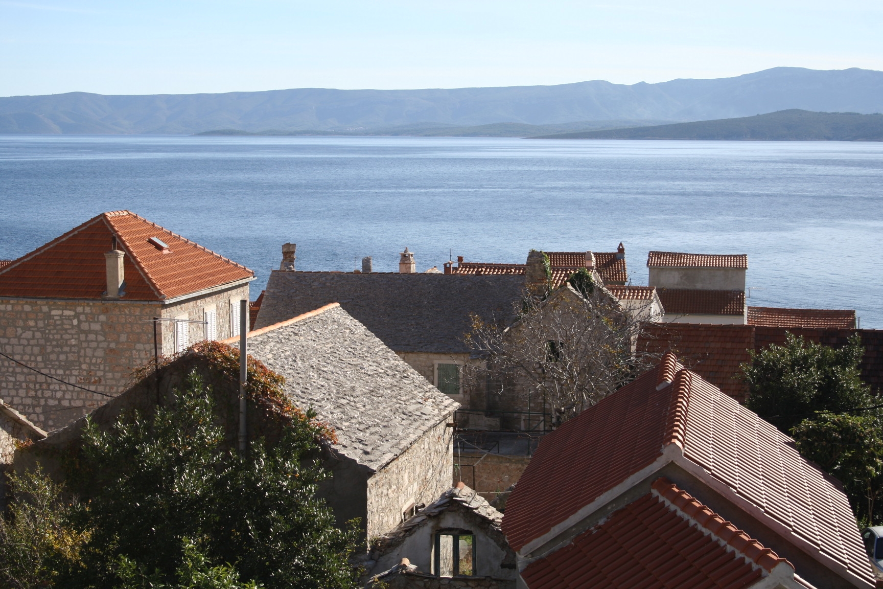 One bedroom apartment with balcony and sea view Bol, Brač  A-d