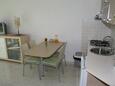 Dining room Bol, Dining room in the apartment, dostupna klima i WIFI.