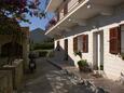 Bol, Brač, Courtyard 2899 - Apartments with pebble beach.