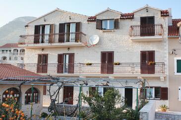 Bol, Brač, Object 2899 - Appartementen with pebble beach.