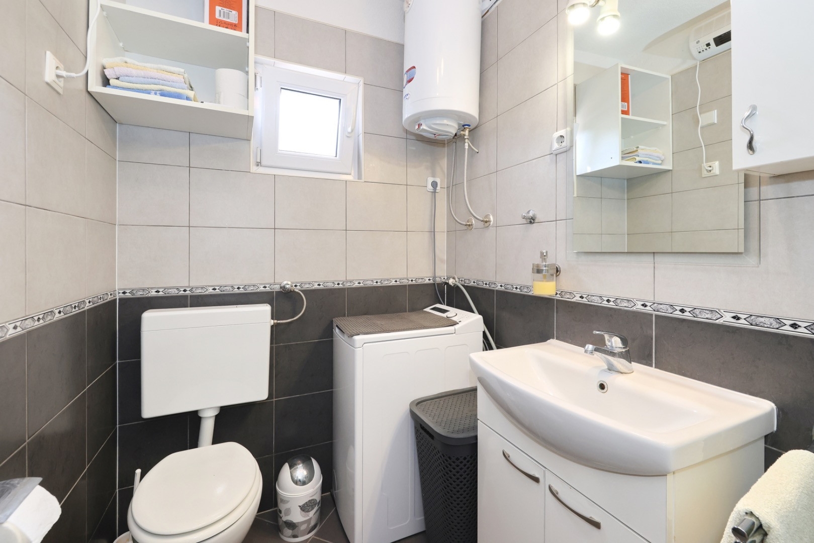 Two bedroom apartment with terrace Nin, Zadar  A-a