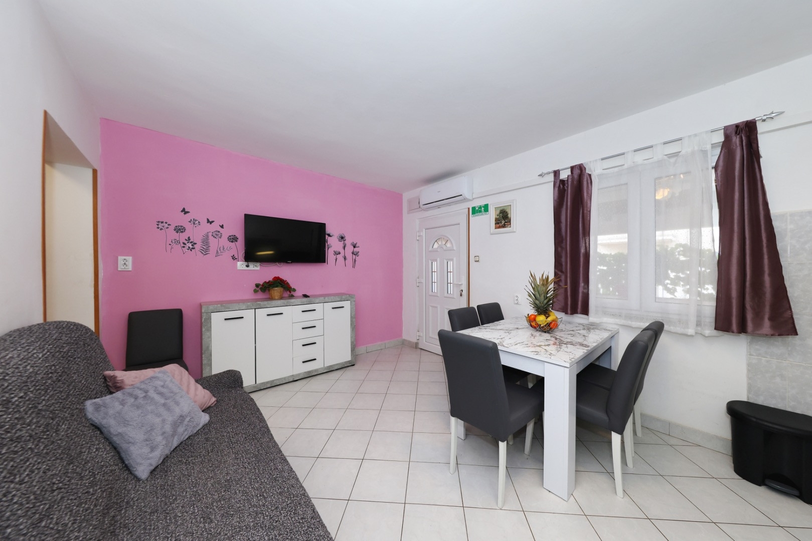 Two bedroom apartment with terrace Nin, Zadar  A-a