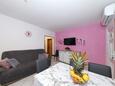 Nin, Jídelna v ubytování typu apartment, s klimatizací a WiFi.