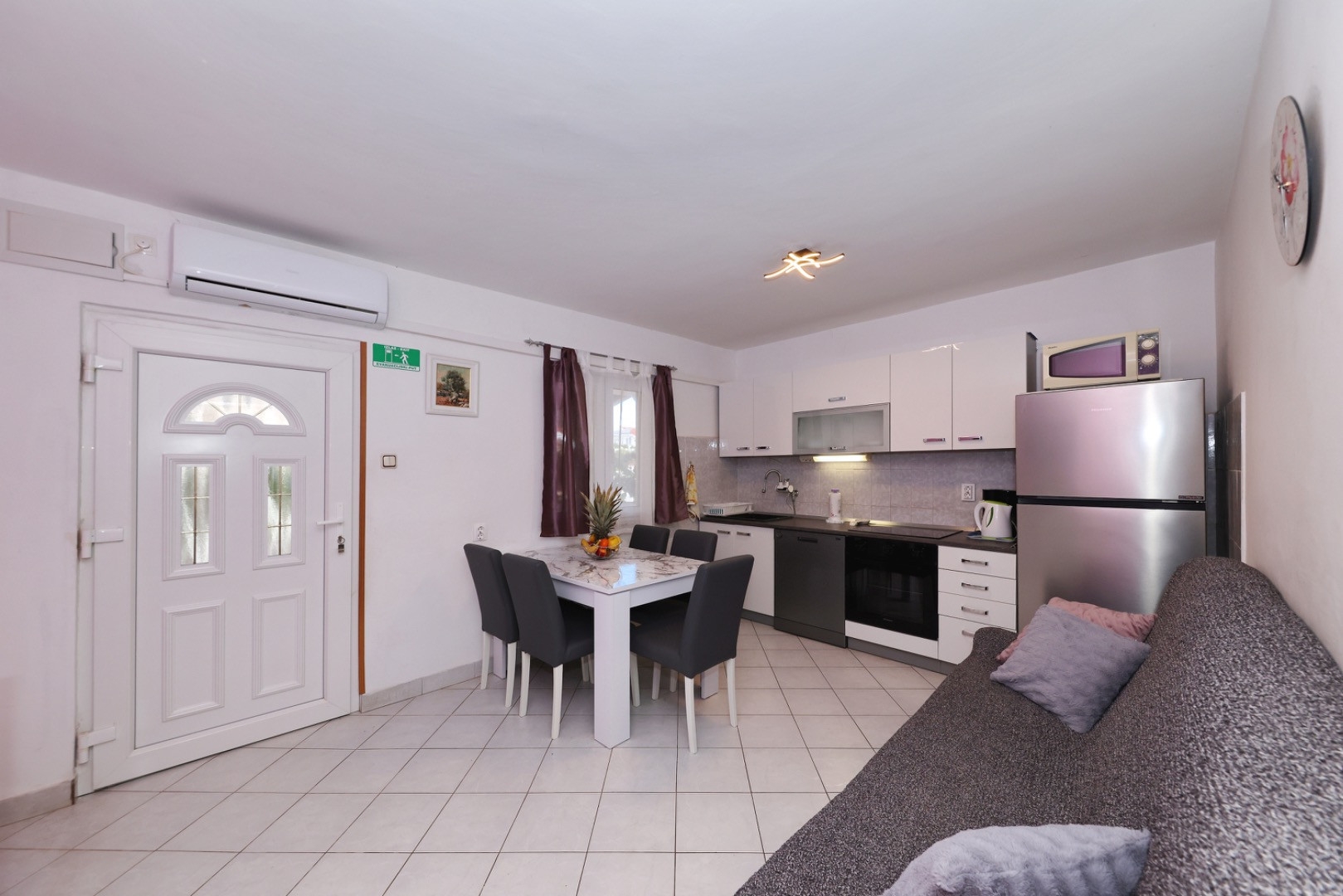 Two bedroom apartment with terrace Nin, Zadar  A-a