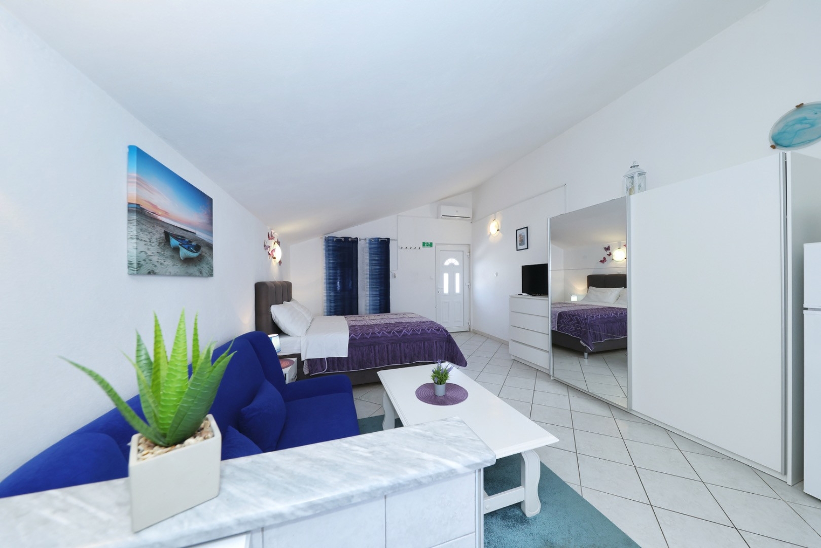 Studio flat with terrace Nin, Zadar  AS-b