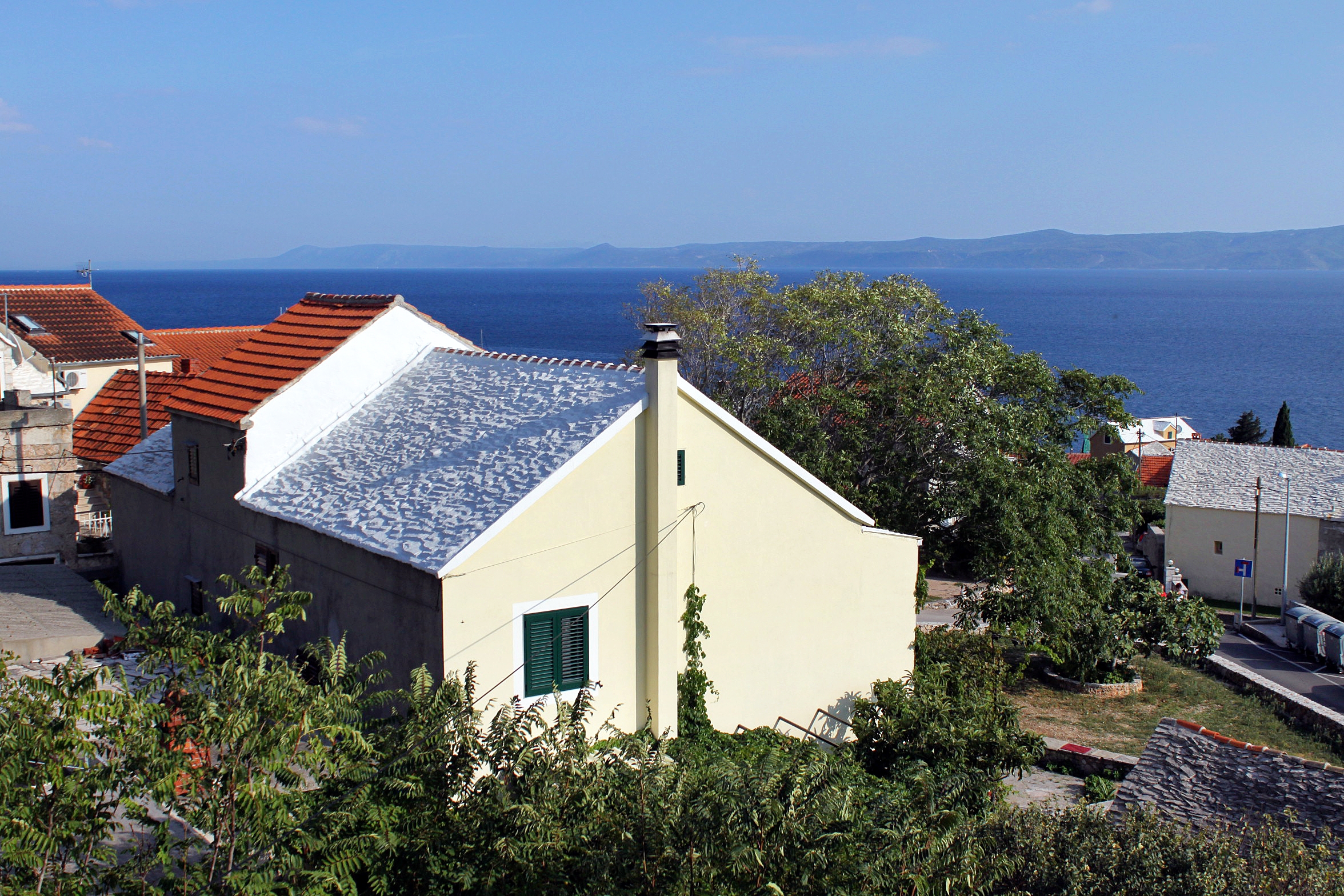 One bedroom apartment with terrace and sea view Bol, Brač  A-a