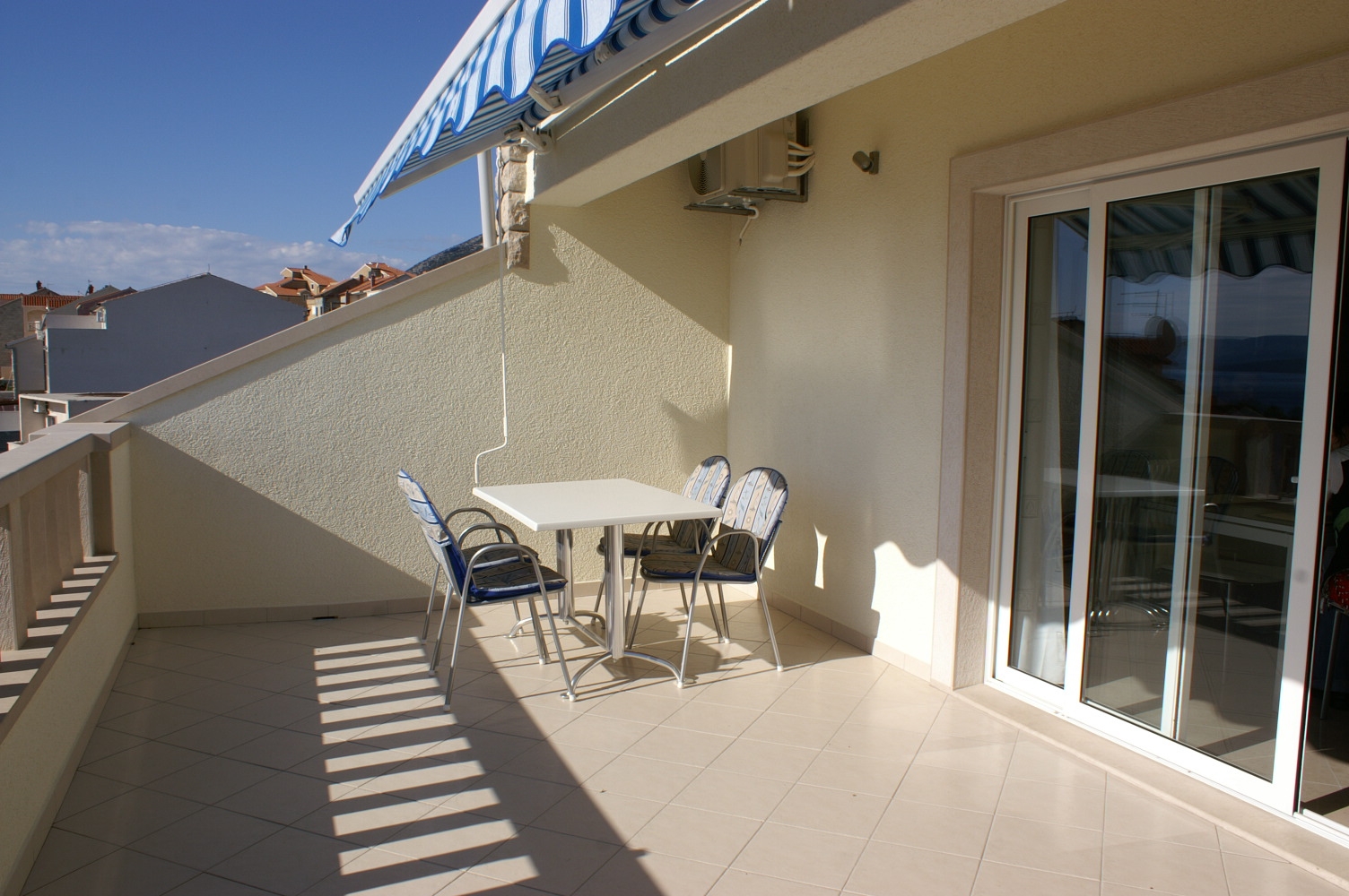One bedroom apartment with terrace and sea view Bol, Brač  A-b