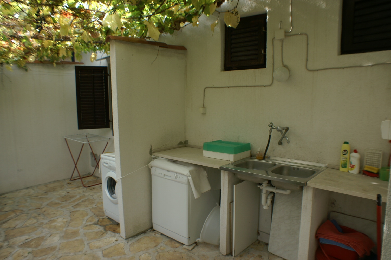 Three bedroom apartment with terrace Mirca, Brač  A-a