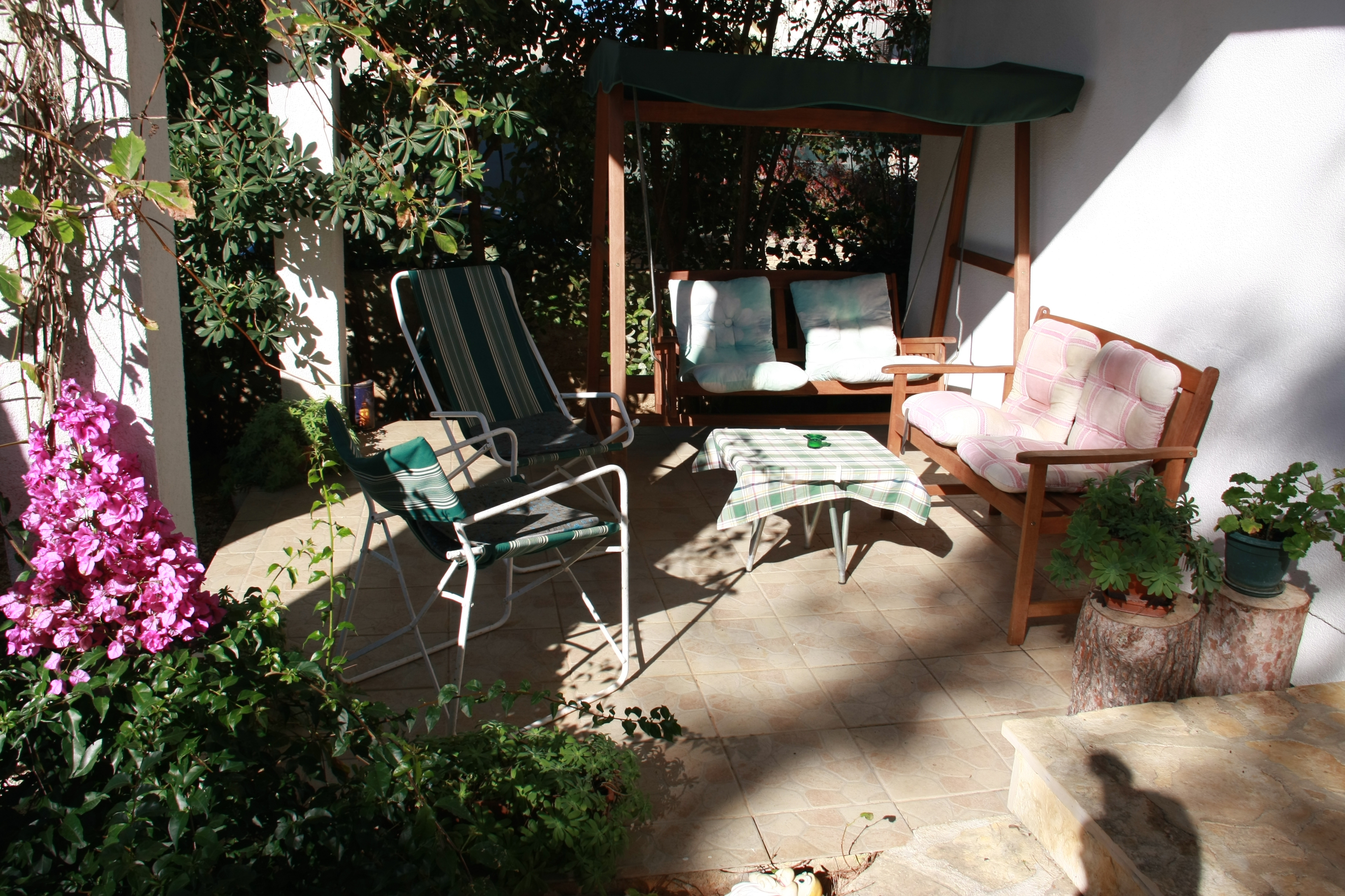 Three bedroom apartment with terrace Mirca, Brač  A-a