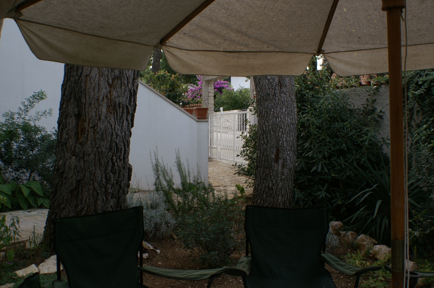 Three bedroom apartment with terrace Mirca, Brač  A-a