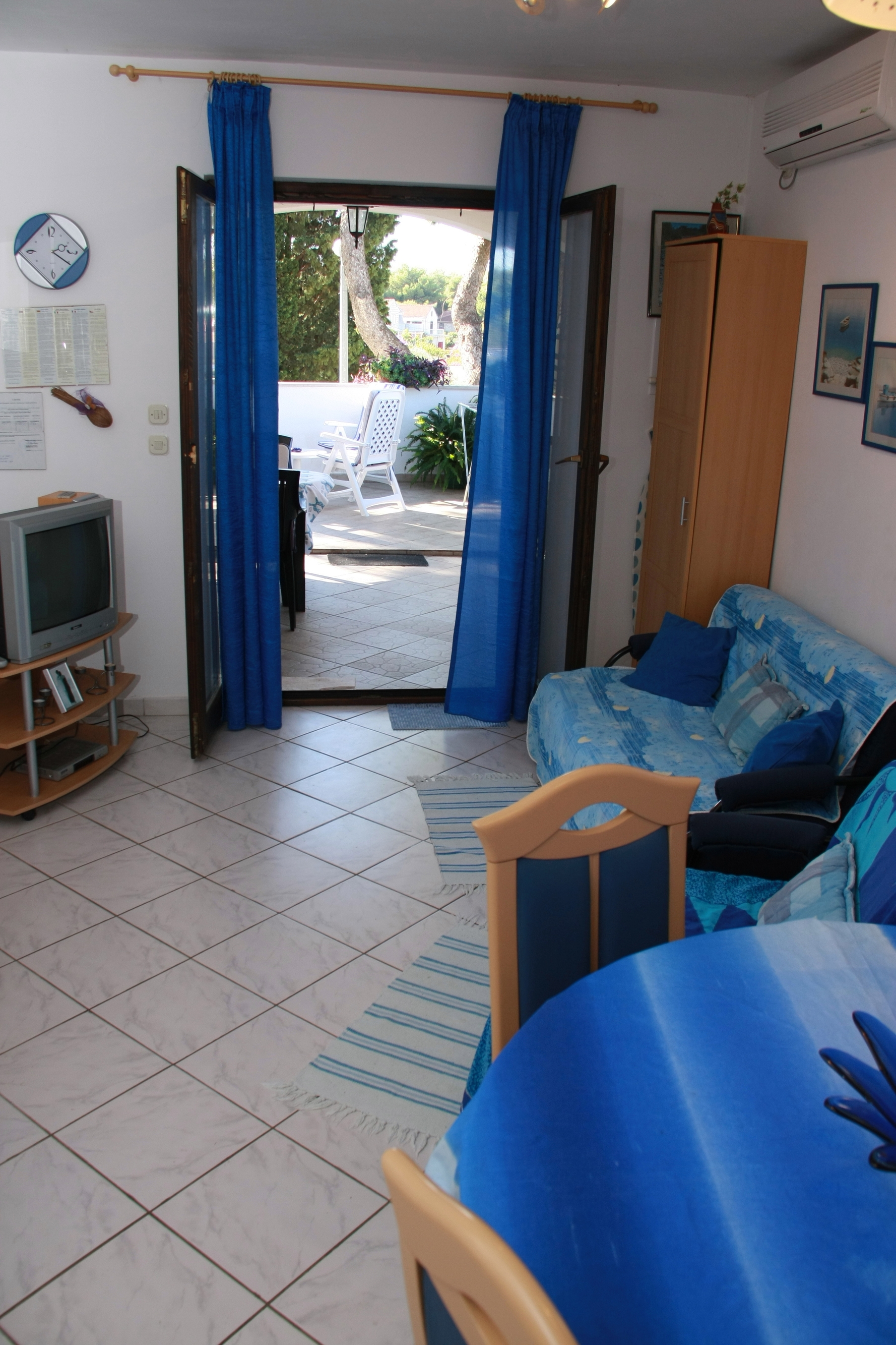Two bedroom apartment with terrace and sea view Mirca, Brač (A-2902-b)