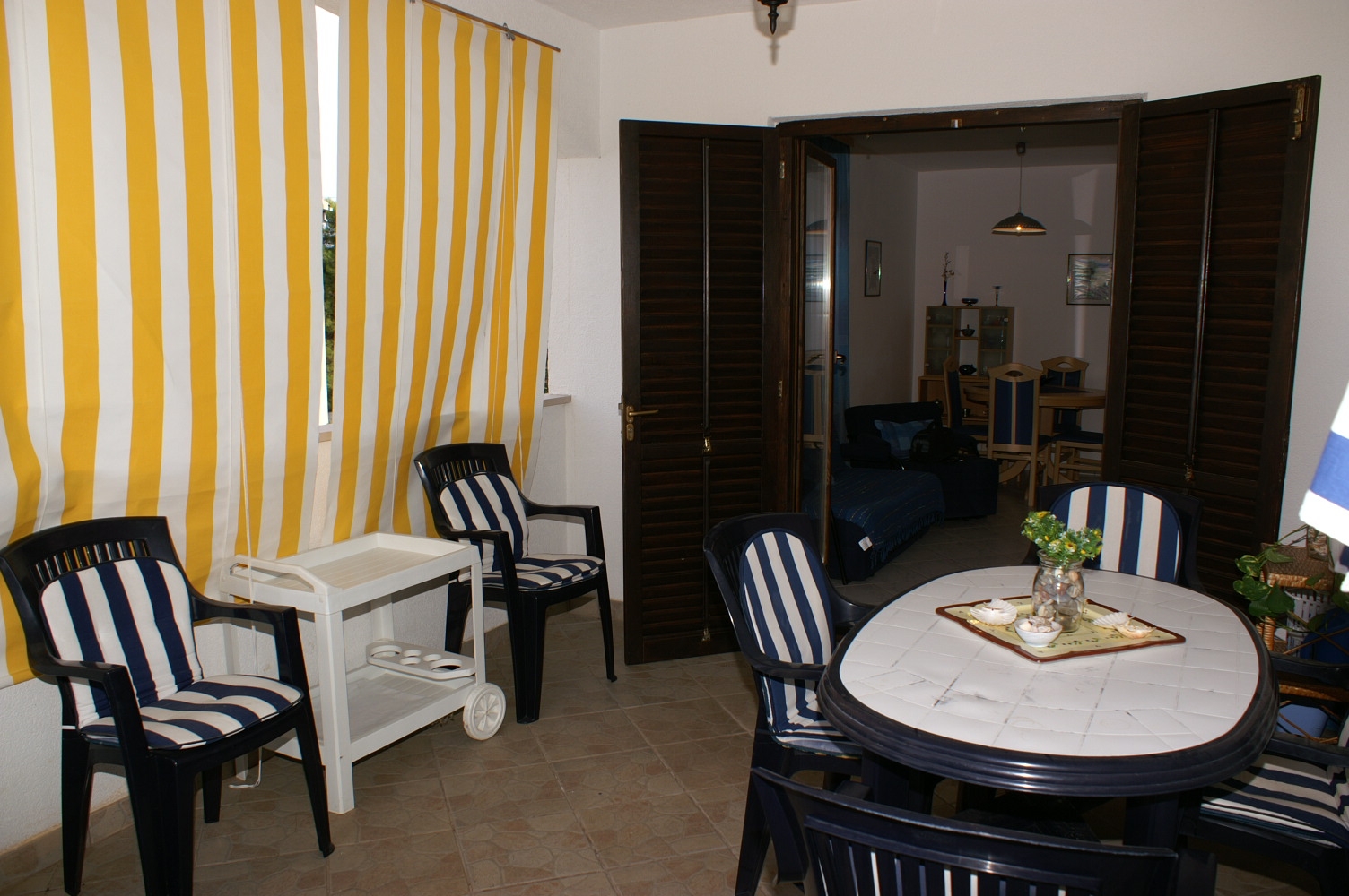 Two bedroom apartment with terrace and sea view Mirca, Brač  A-b
