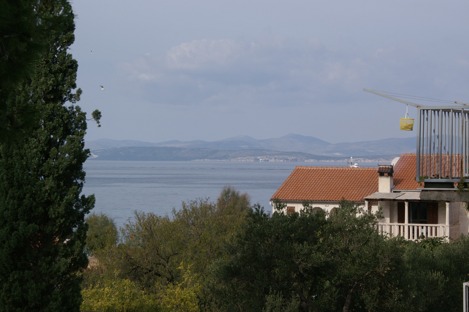 Two bedroom apartment with terrace and sea view Mirca, Brač  A-b